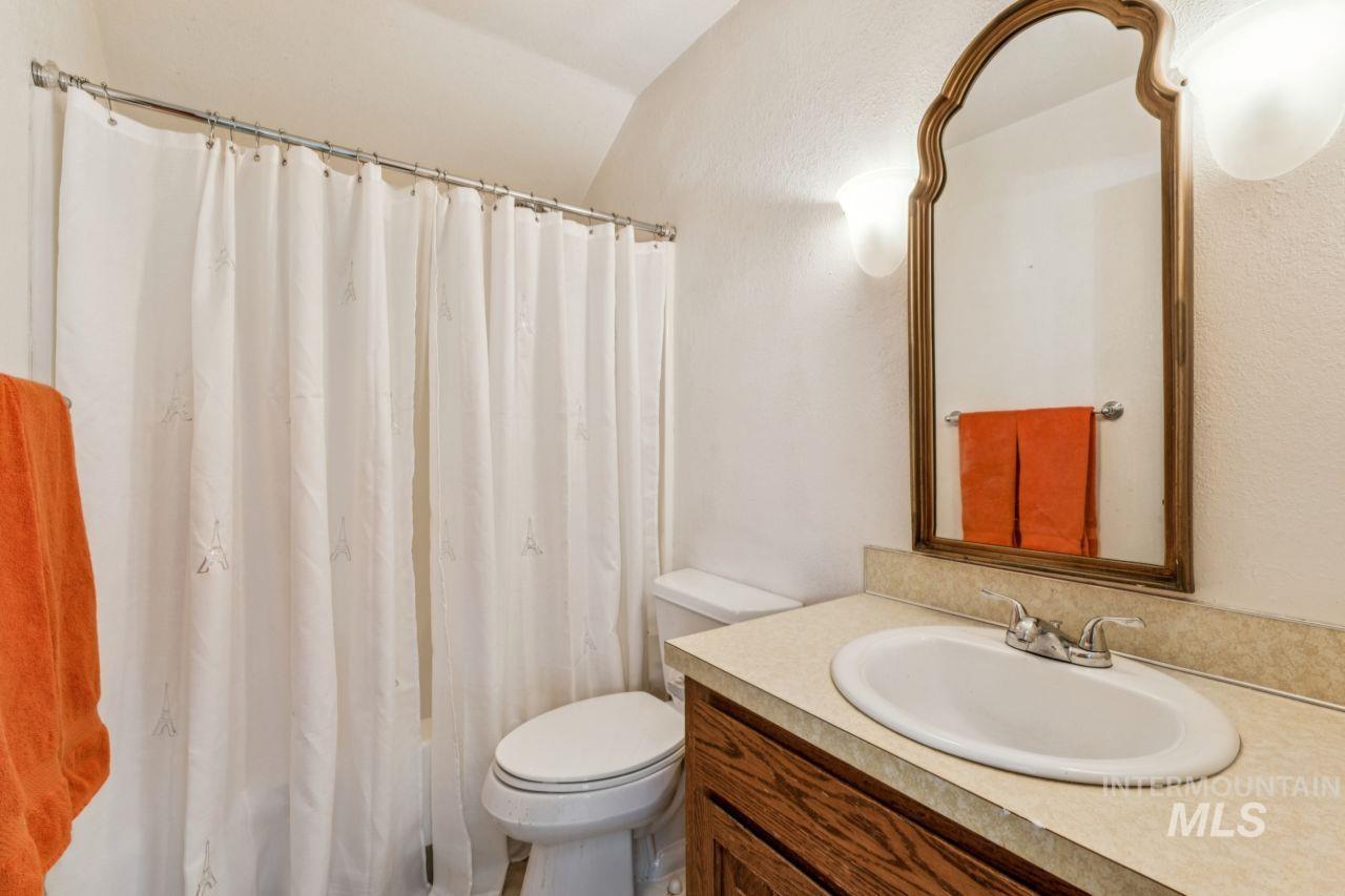 811 N Horton St, Nampa, Idaho 83651, 3 Bedrooms, 3 Bathrooms, Residential For Sale, Price $548,900,MLS 98973297