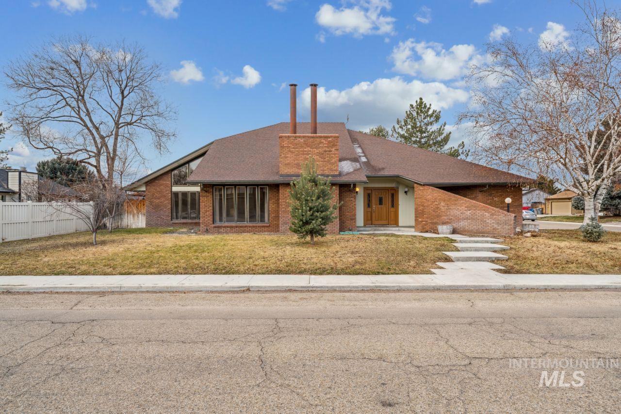 811 N Horton St, Nampa, Idaho 83651, 3 Bedrooms, 3 Bathrooms, Residential For Sale, Price $548,900,MLS 98973297