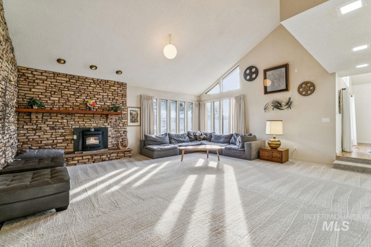 811 N Horton St, Nampa, Idaho 83651, 3 Bedrooms, 3 Bathrooms, Residential For Sale, Price $548,900,MLS 98973297