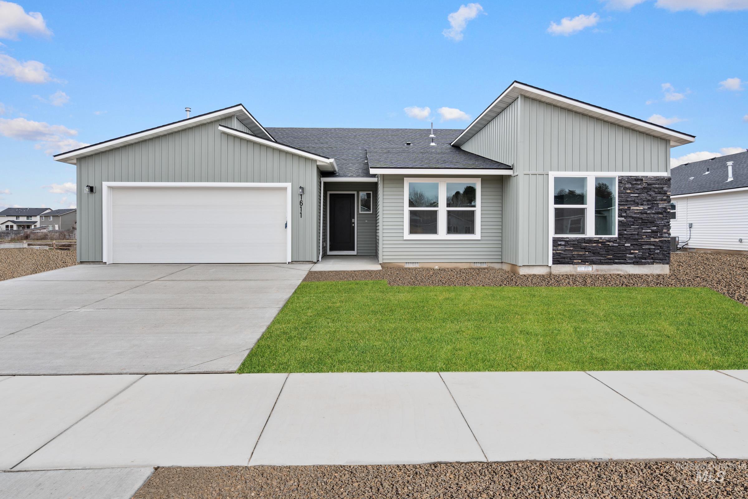1611 Sunday River St, Middleton, Idaho 83644, 4 Bedrooms, 2 Bathrooms, Residential For Sale, Price $419,990, 98973298
