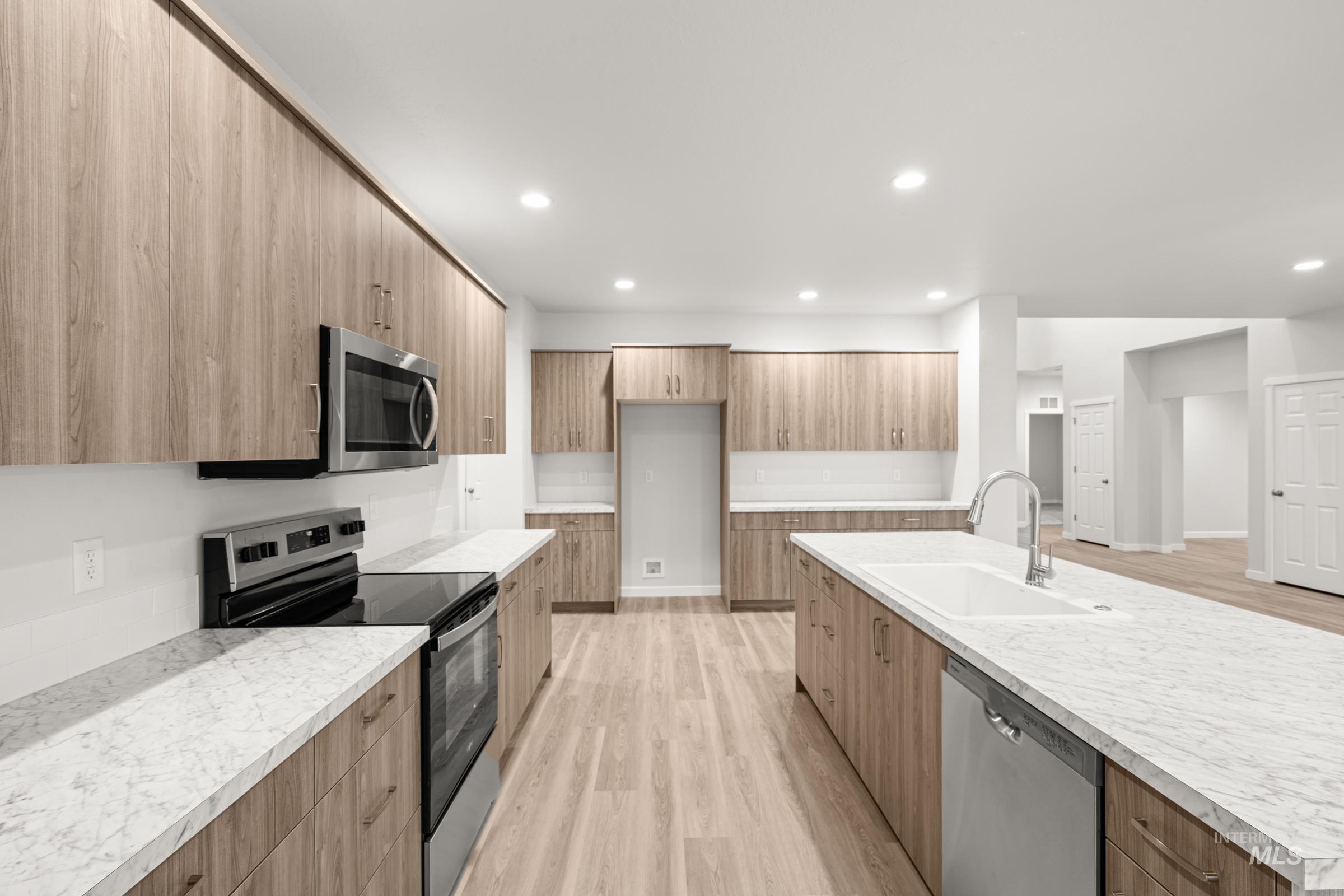 17380 N Aspen Springs Way, Nampa, Idaho 83687, 5 Bedrooms, 4.5 Bathrooms, Residential For Sale, Price $769,990, 98973304