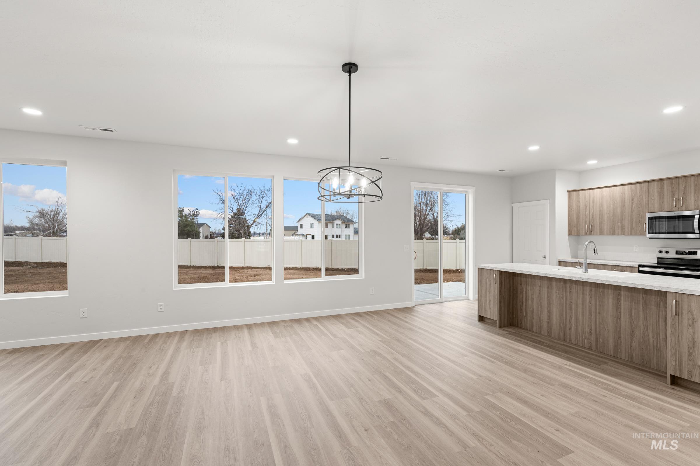 17380 N Aspen Springs Way, Nampa, Idaho 83687, 5 Bedrooms, 4.5 Bathrooms, Residential For Sale, Price $769,990, 98973304