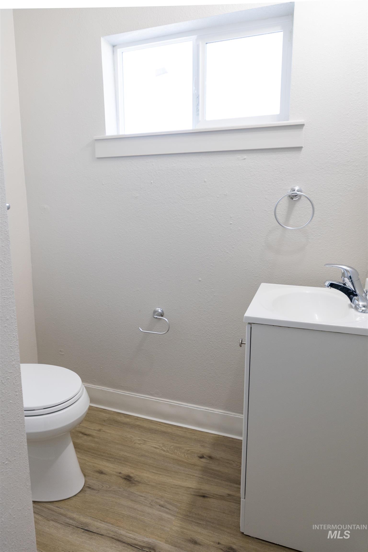 92 NW 2nd Ave, Ontario, Oregon 97914, 2 Bedrooms, 1 Bathroom, Rental For Rent, Price $1,195,MLS 98973305