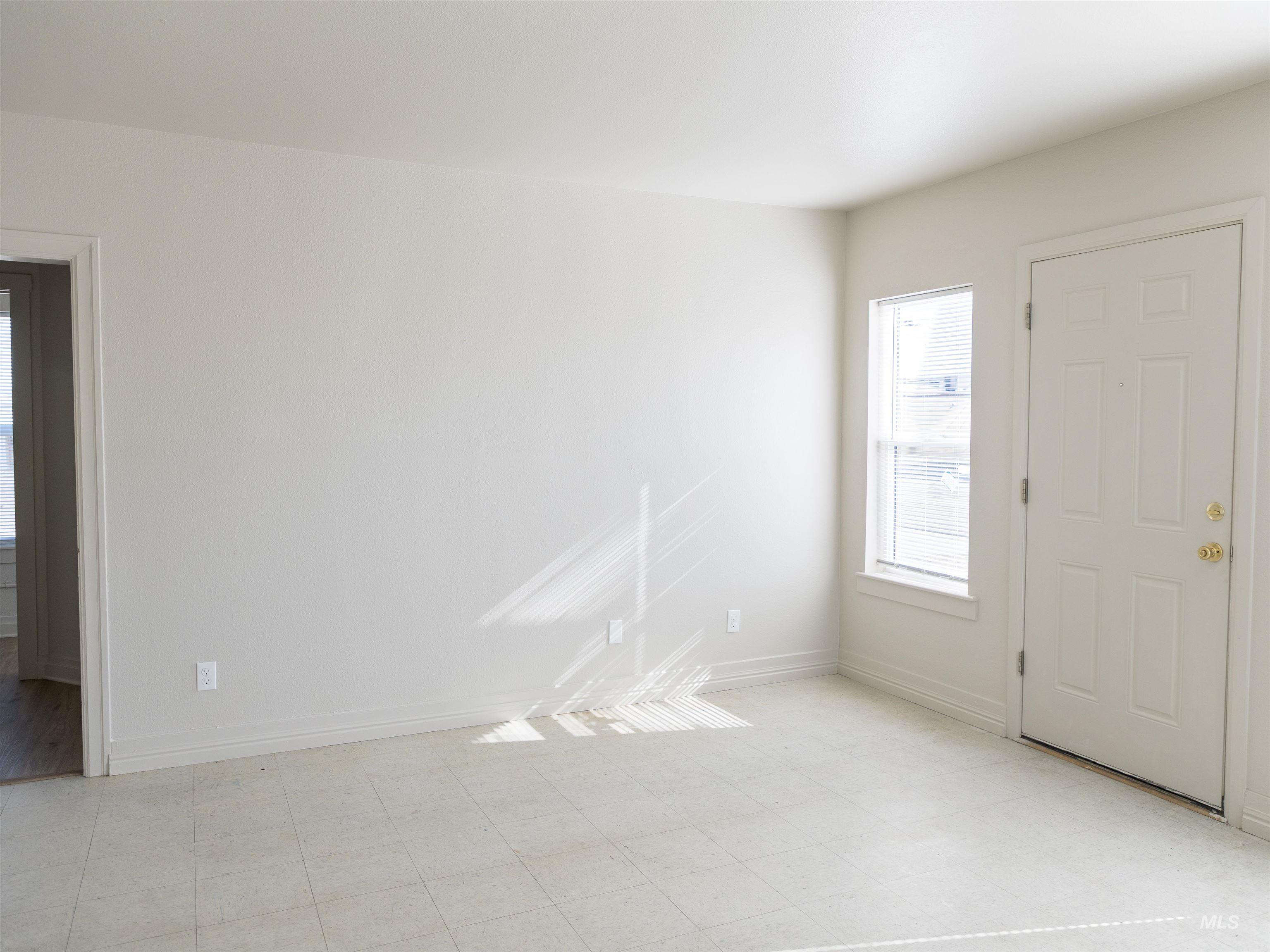 92 NW 2nd Ave, Ontario, Oregon 97914, 2 Bedrooms, 1 Bathroom, Rental For Rent, Price $1,195,MLS 98973305