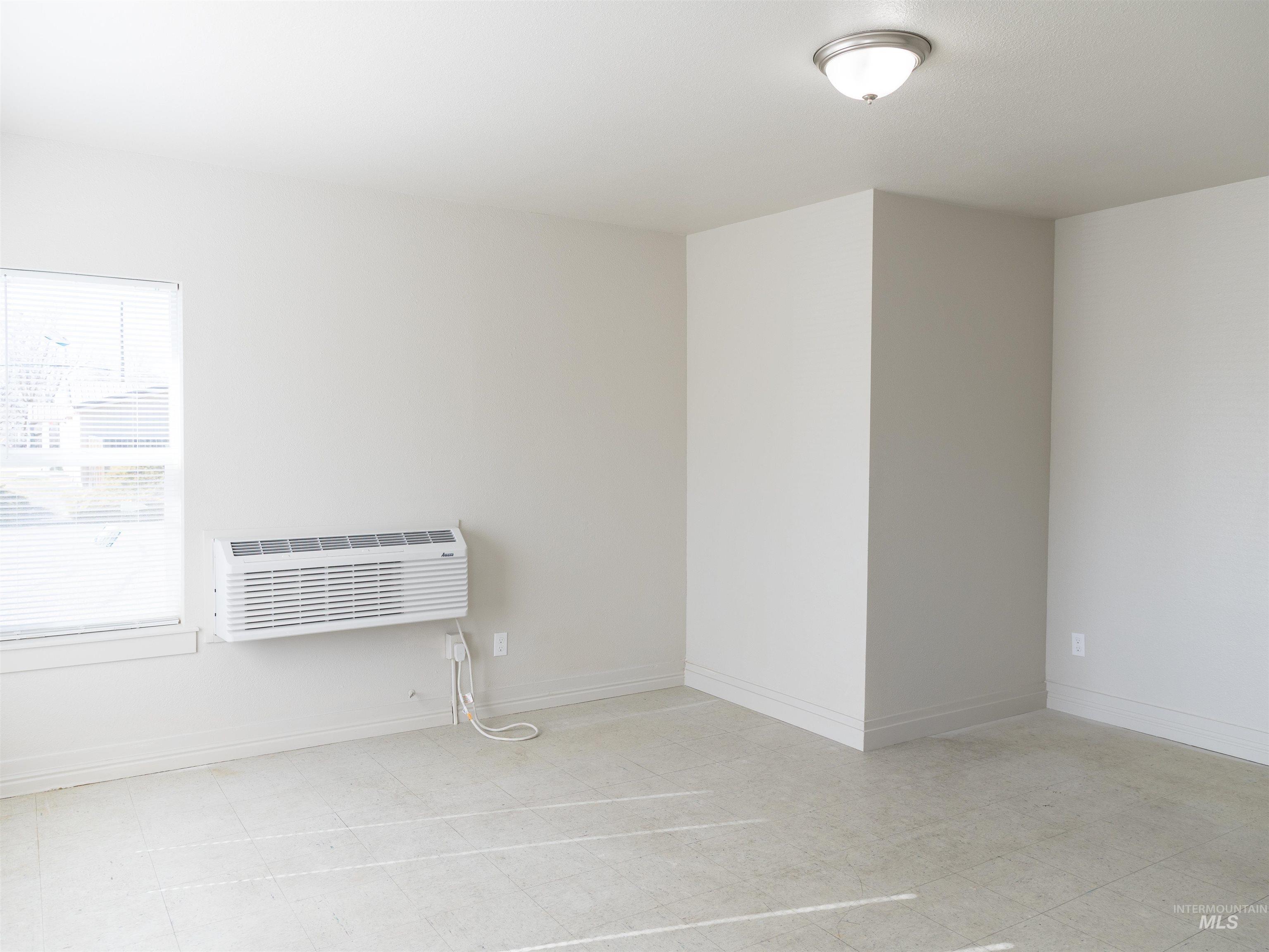 92 NW 2nd Ave, Ontario, Oregon 97914, 2 Bedrooms, 1 Bathroom, Rental For Rent, Price $1,195,MLS 98973305