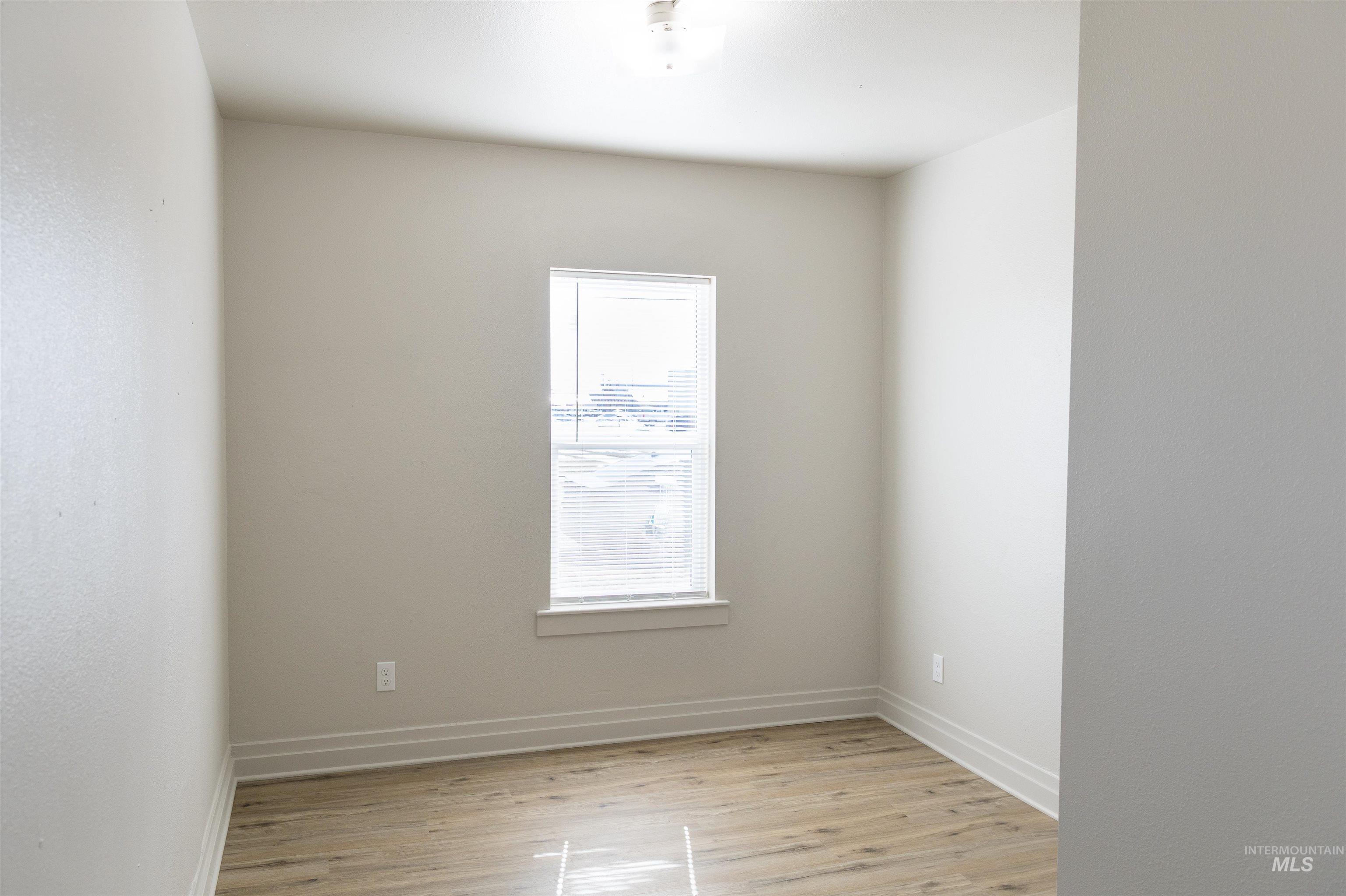 92 NW 2nd Ave, Ontario, Oregon 97914, 2 Bedrooms, 1 Bathroom, Rental For Rent, Price $1,195,MLS 98973305