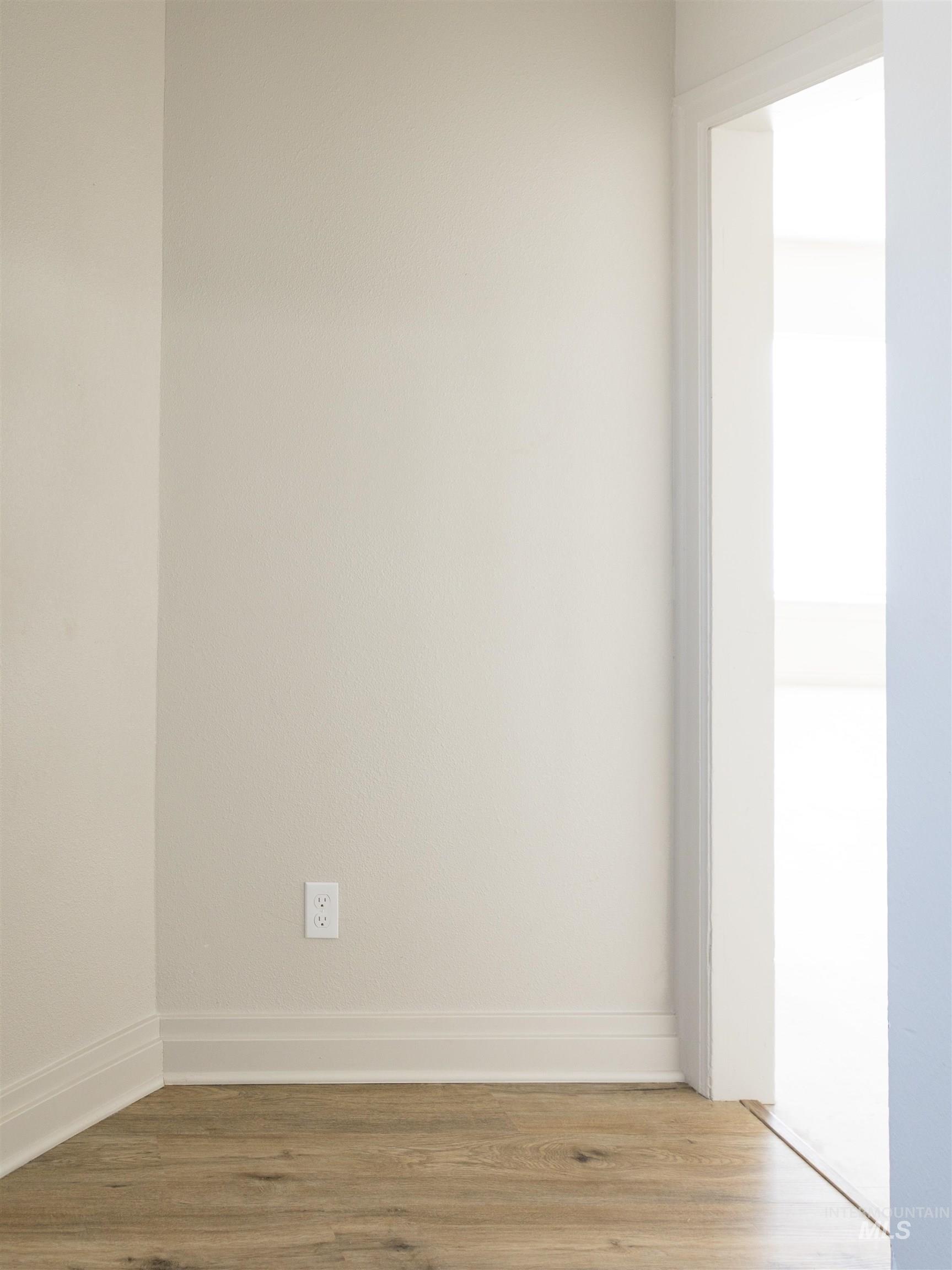 92 NW 2nd Ave, Ontario, Oregon 97914, 2 Bedrooms, 1 Bathroom, Rental For Rent, Price $1,195,MLS 98973305