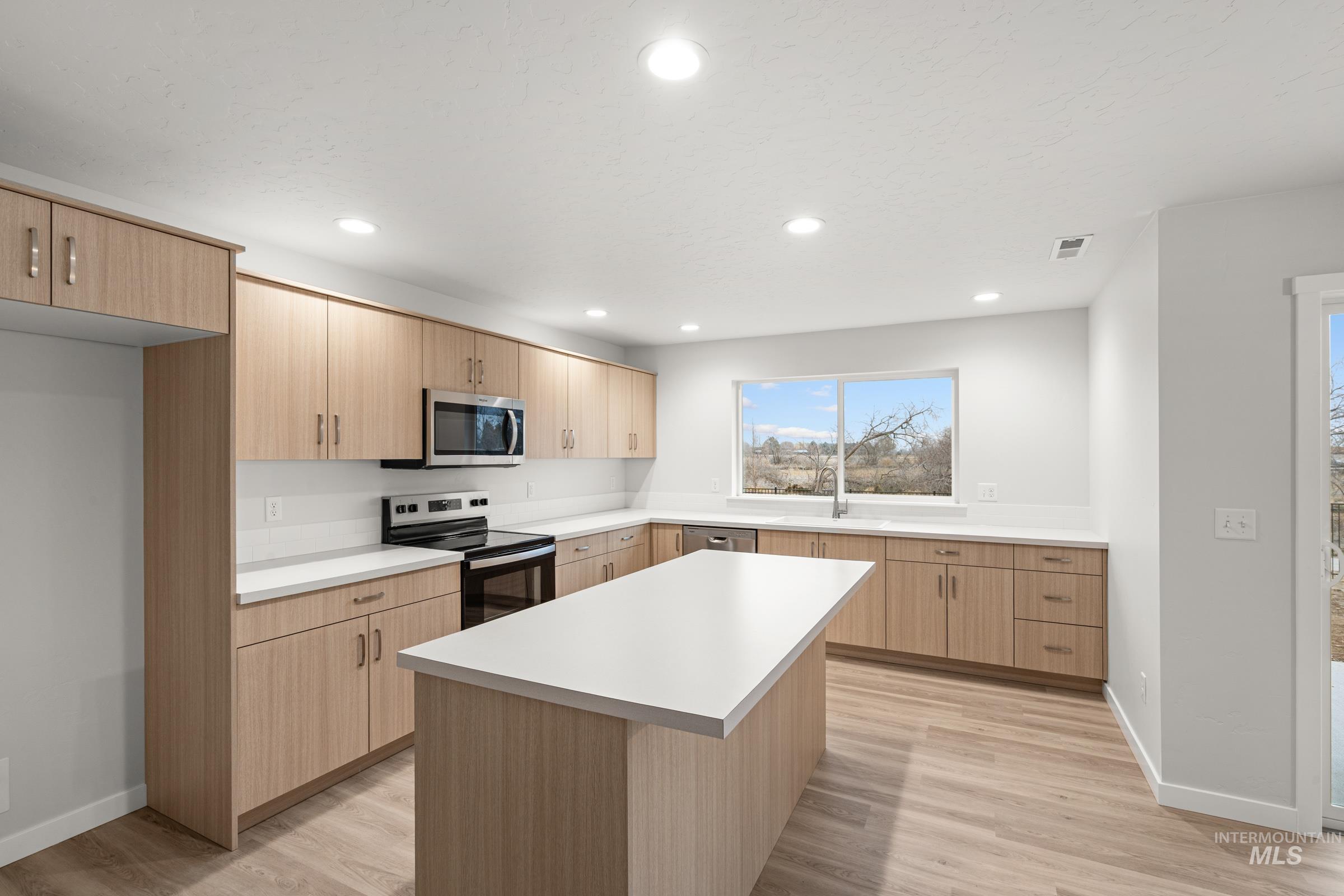 7106 E Shields Dr, Nampa, Idaho 83687, 5 Bedrooms, 2.5 Bathrooms, Residential For Sale, Price $529,990, 98973309