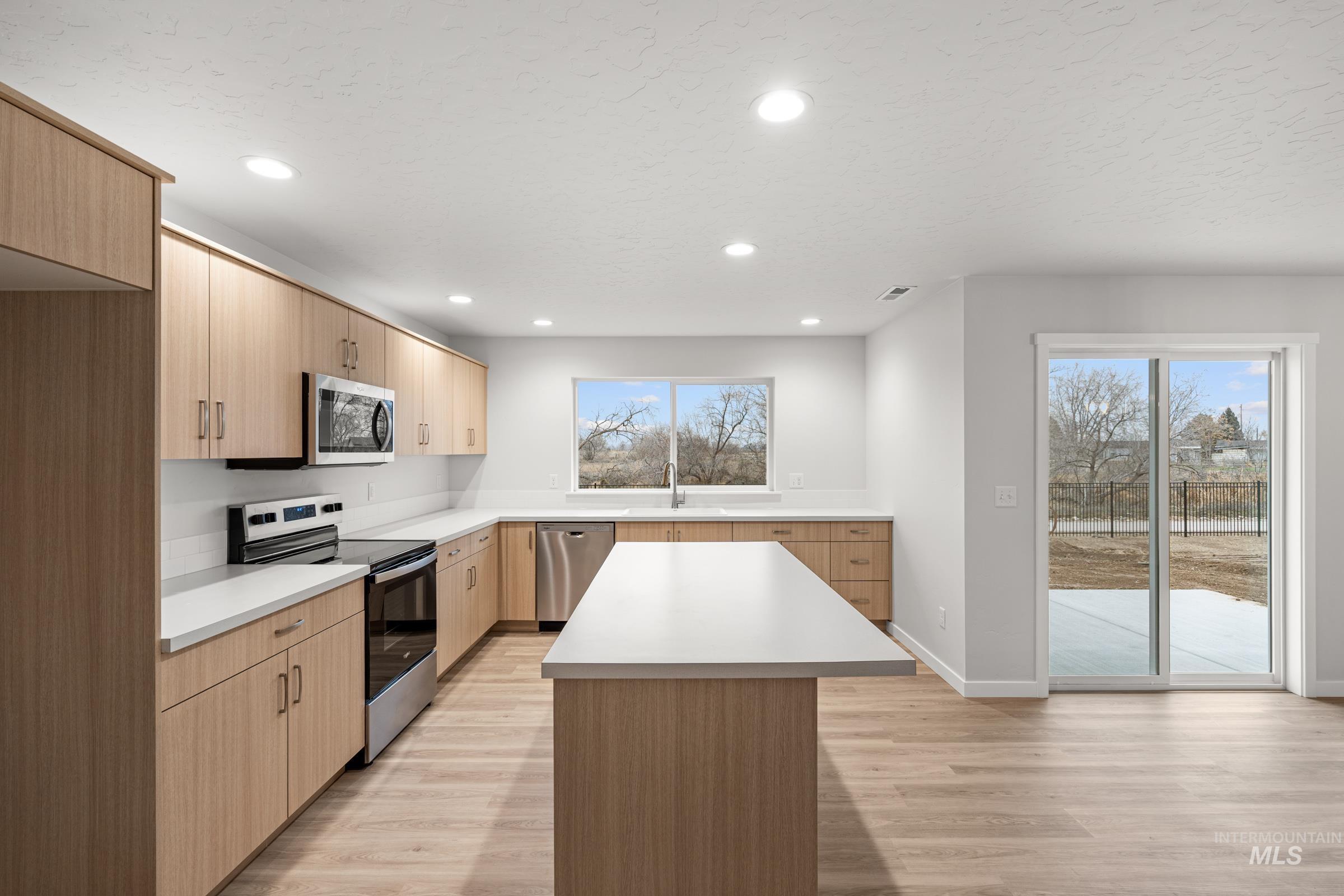 7106 E Shields Dr, Nampa, Idaho 83687, 5 Bedrooms, 2.5 Bathrooms, Residential For Sale, Price $529,990, 98973309