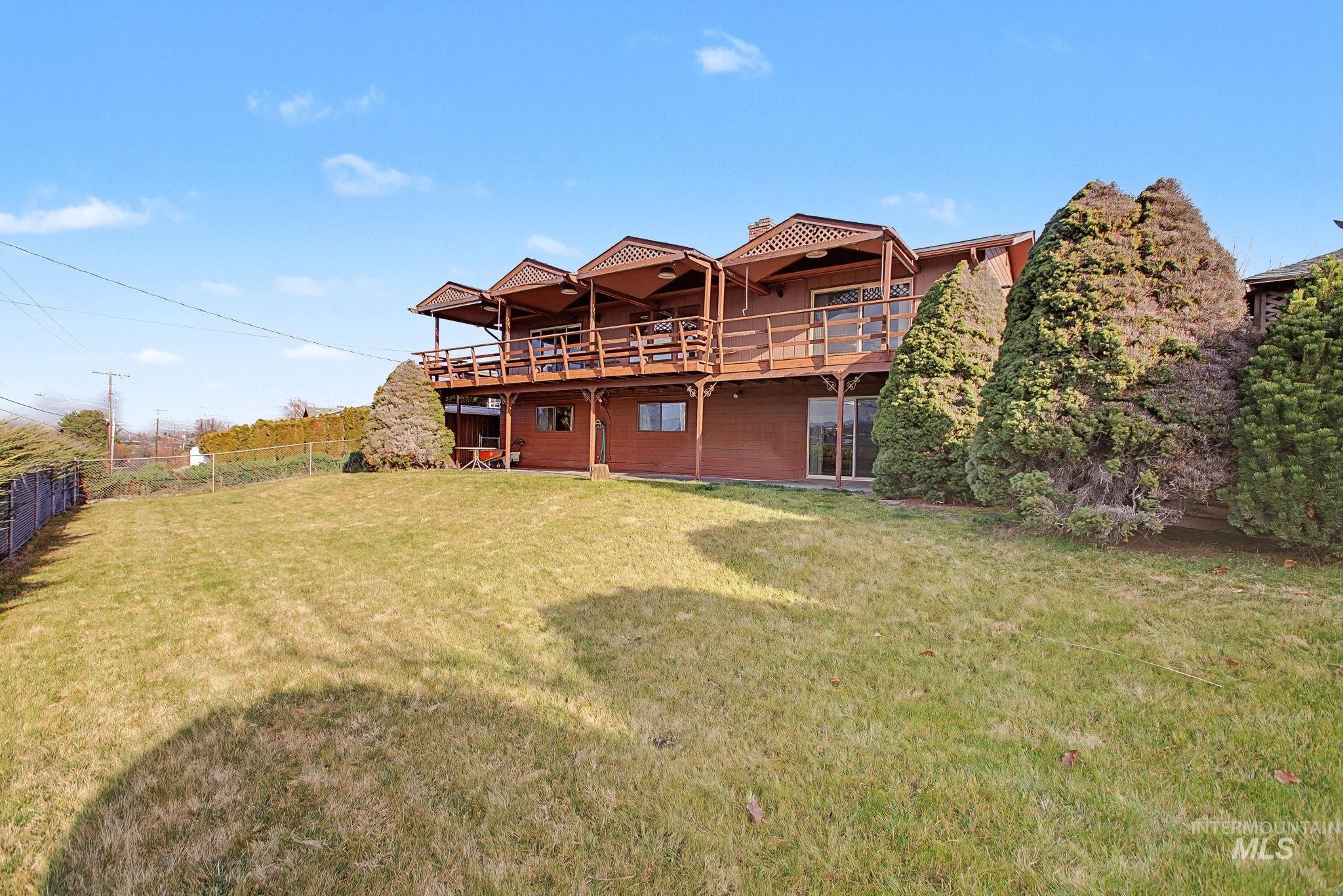 3024 Meadowlark Drive, Lewiston, Idaho 83501, 4 Bedrooms, 3 Bathrooms, Residential For Sale, Price $479,900,MLS 98973317