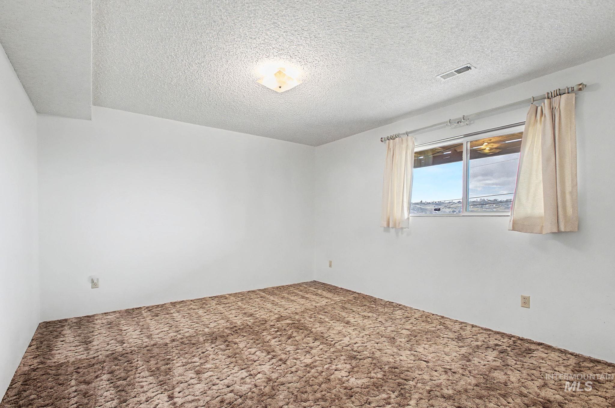 3024 Meadowlark Drive, Lewiston, Idaho 83501, 4 Bedrooms, 3 Bathrooms, Residential For Sale, Price $479,900,MLS 98973317