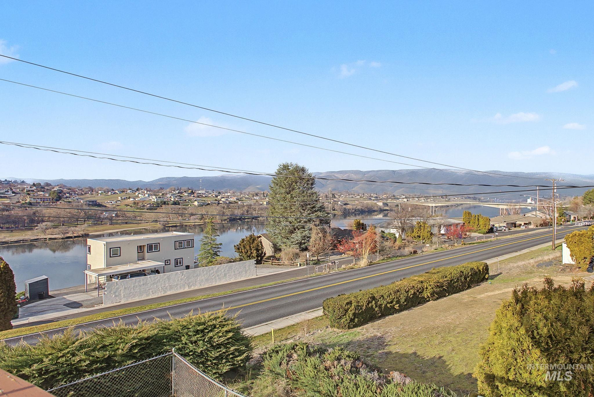 3024 Meadowlark Drive, Lewiston, Idaho 83501, 4 Bedrooms, 3 Bathrooms, Residential For Sale, Price $479,900,MLS 98973317