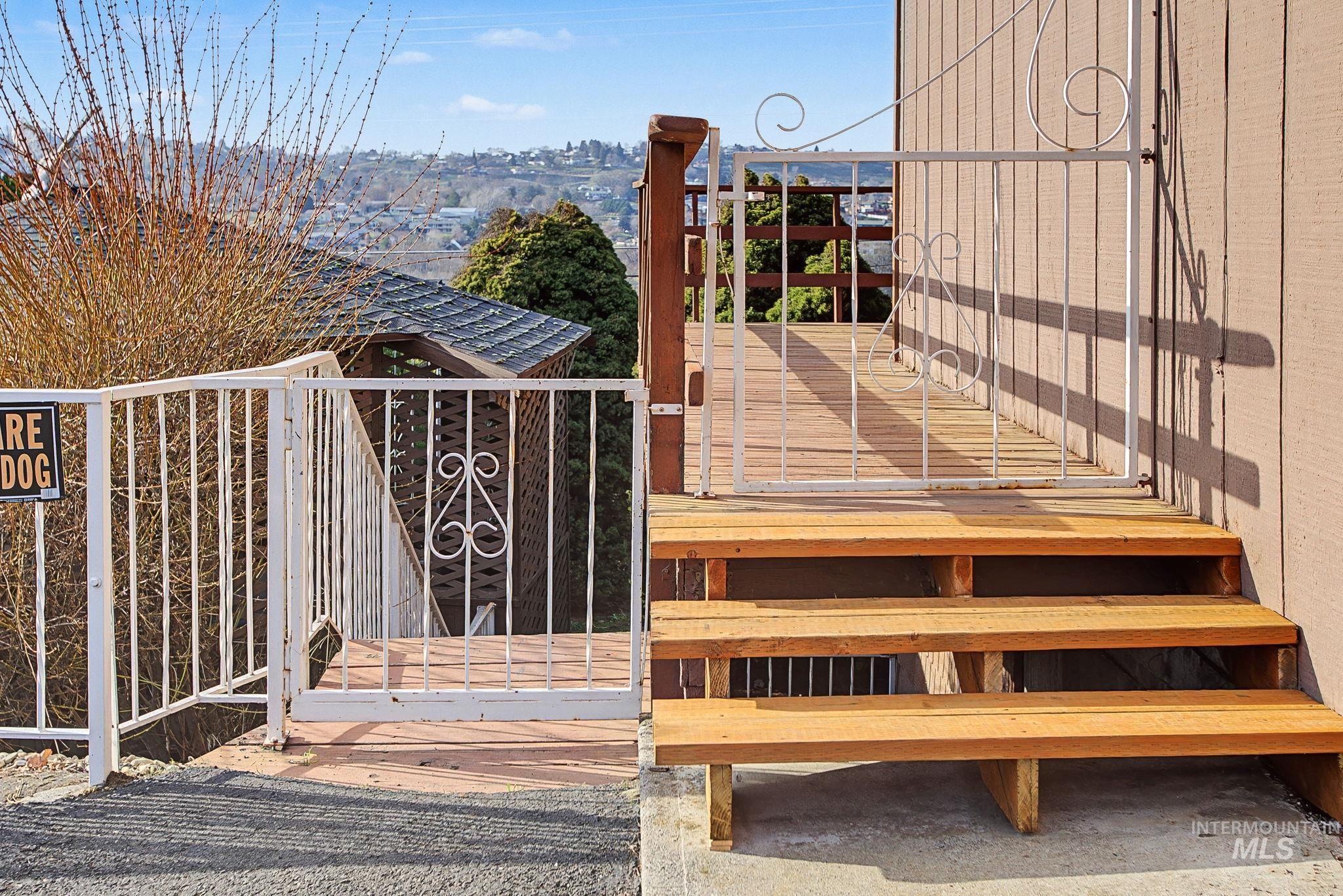 3024 Meadowlark Drive, Lewiston, Idaho 83501, 4 Bedrooms, 3 Bathrooms, Residential For Sale, Price $479,900,MLS 98973317