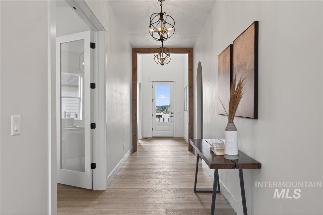 6518 W Flathead Lake St, Eagle, Idaho 83616, 3 Bedrooms, 3 Bathrooms, Residential For Sale, Price $1,095,000,MLS 98973319