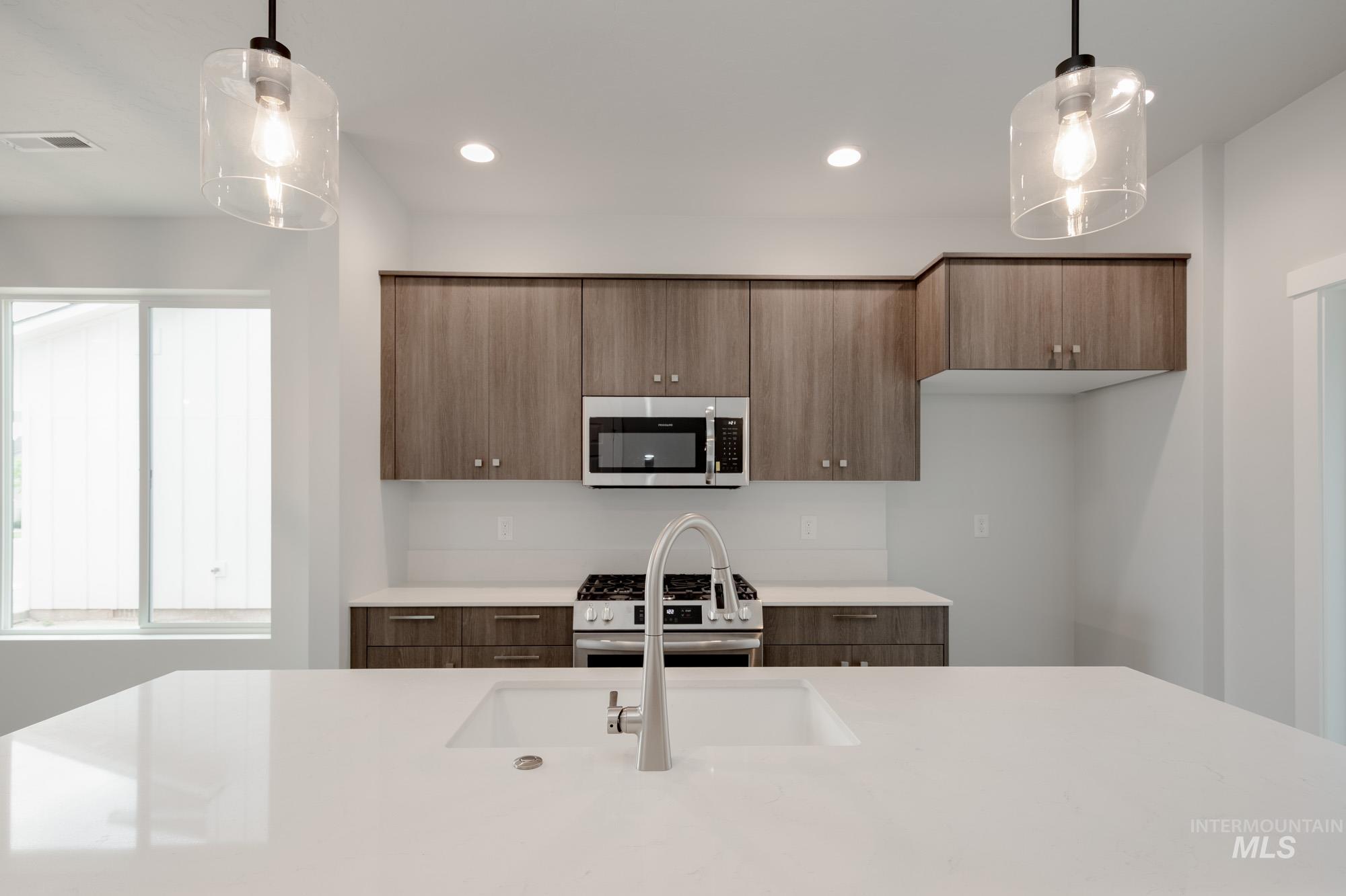 6715 S Harvest Cove Ave, Boise, Idaho 83709, 3 Bedrooms, 2.5 Bathrooms, Residential For Sale, Price $434,990,MLS 98973321