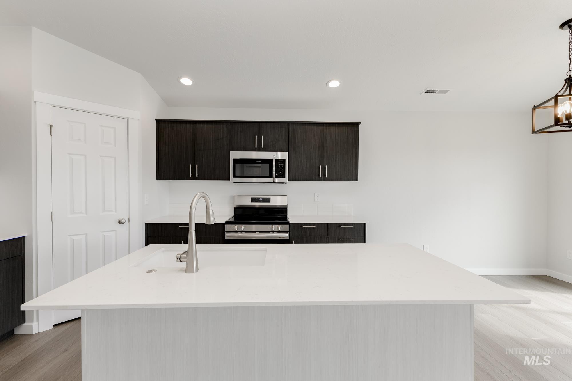 5432 S Bittercreek Ave, Meridian, Idaho 83642, 3 Bedrooms, 2 Bathrooms, Residential For Sale, Price $429,990,MLS 98973322