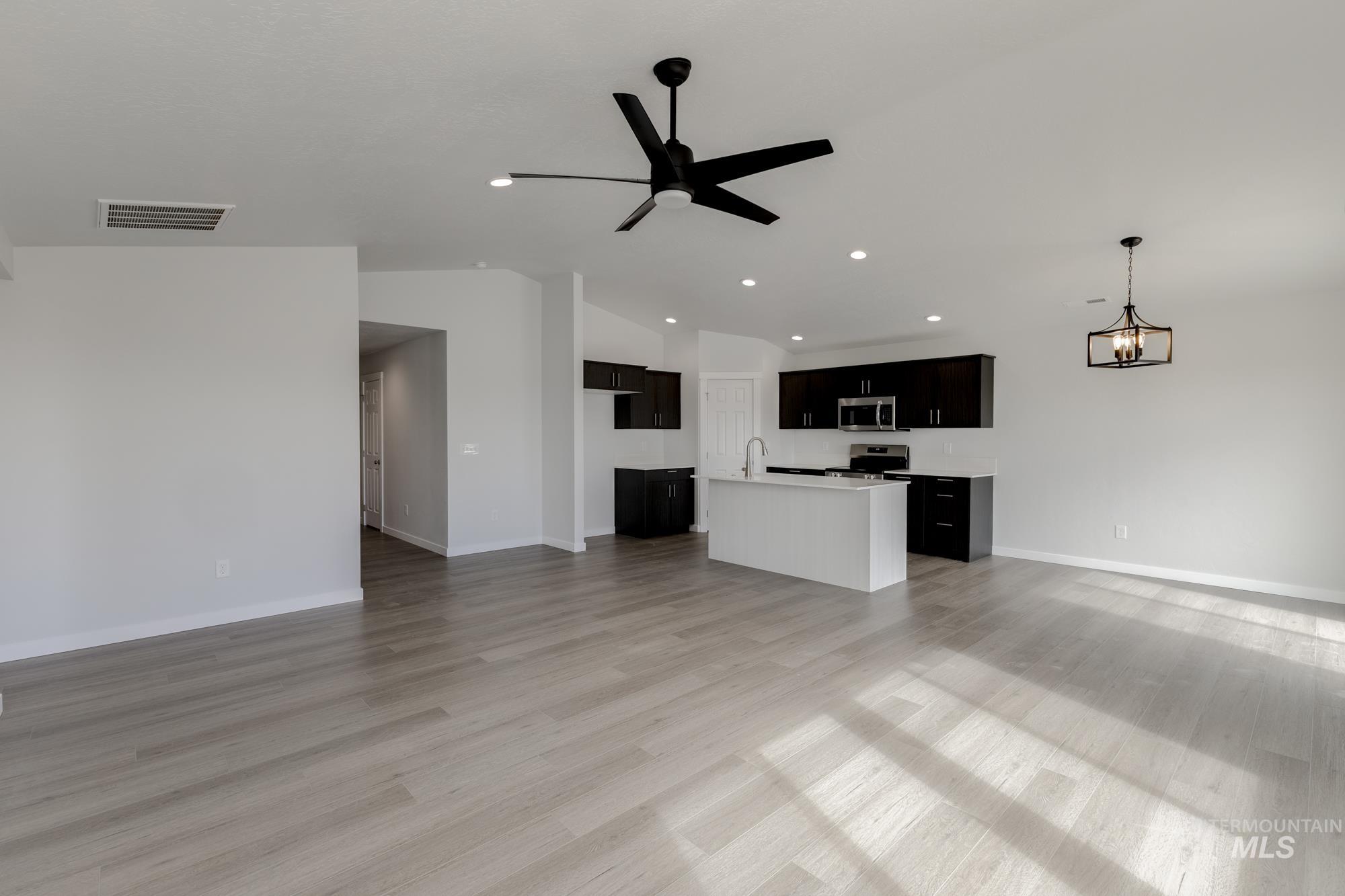 5432 S Bittercreek Ave, Meridian, Idaho 83642, 3 Bedrooms, 2 Bathrooms, Residential For Sale, Price $429,990,MLS 98973322