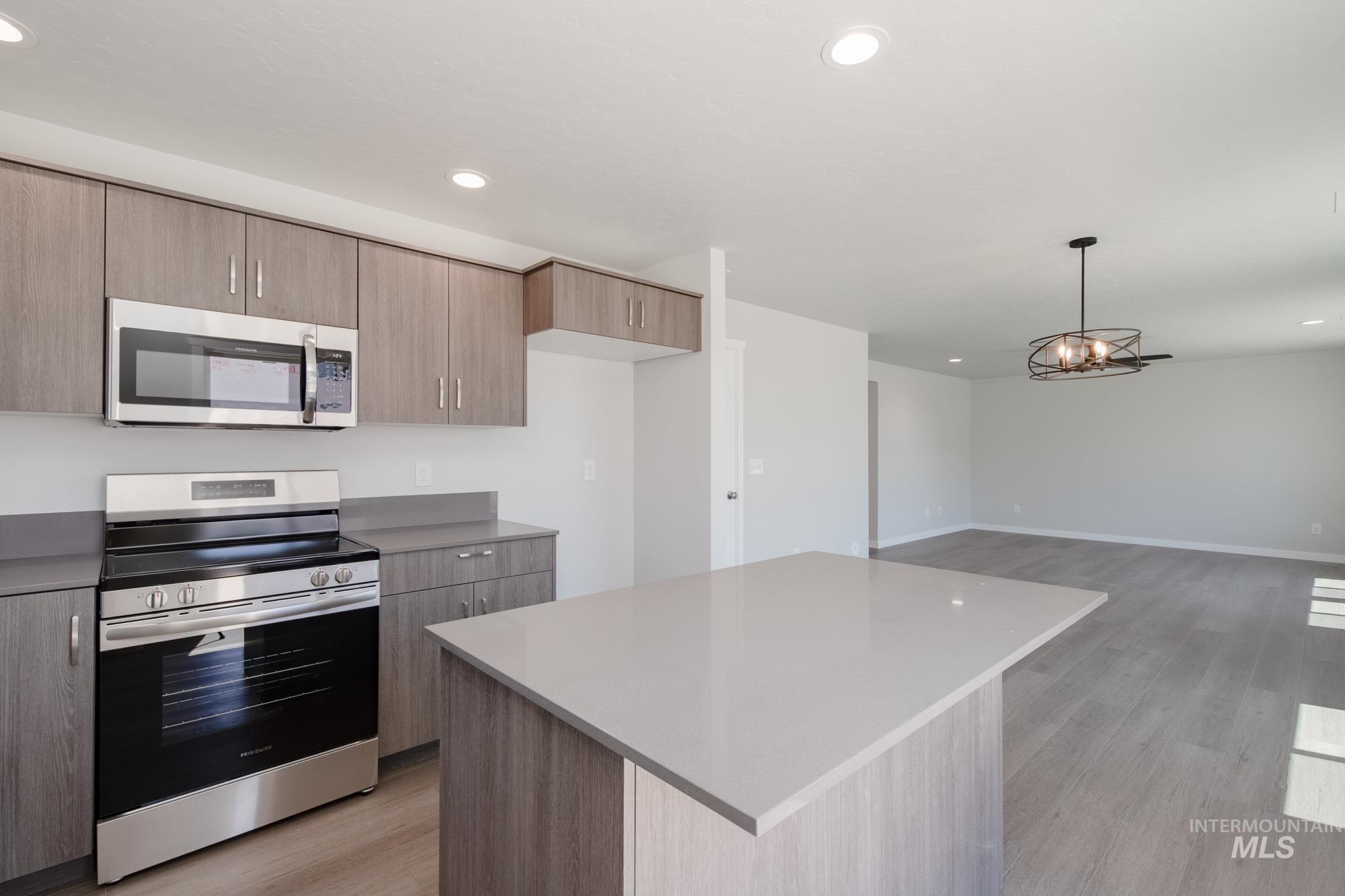 5457 S Bittercreek Ave, Meridian, Idaho 83642, 4 Bedrooms, 2.5 Bathrooms, Residential For Sale, Price $449,990,MLS 98973323