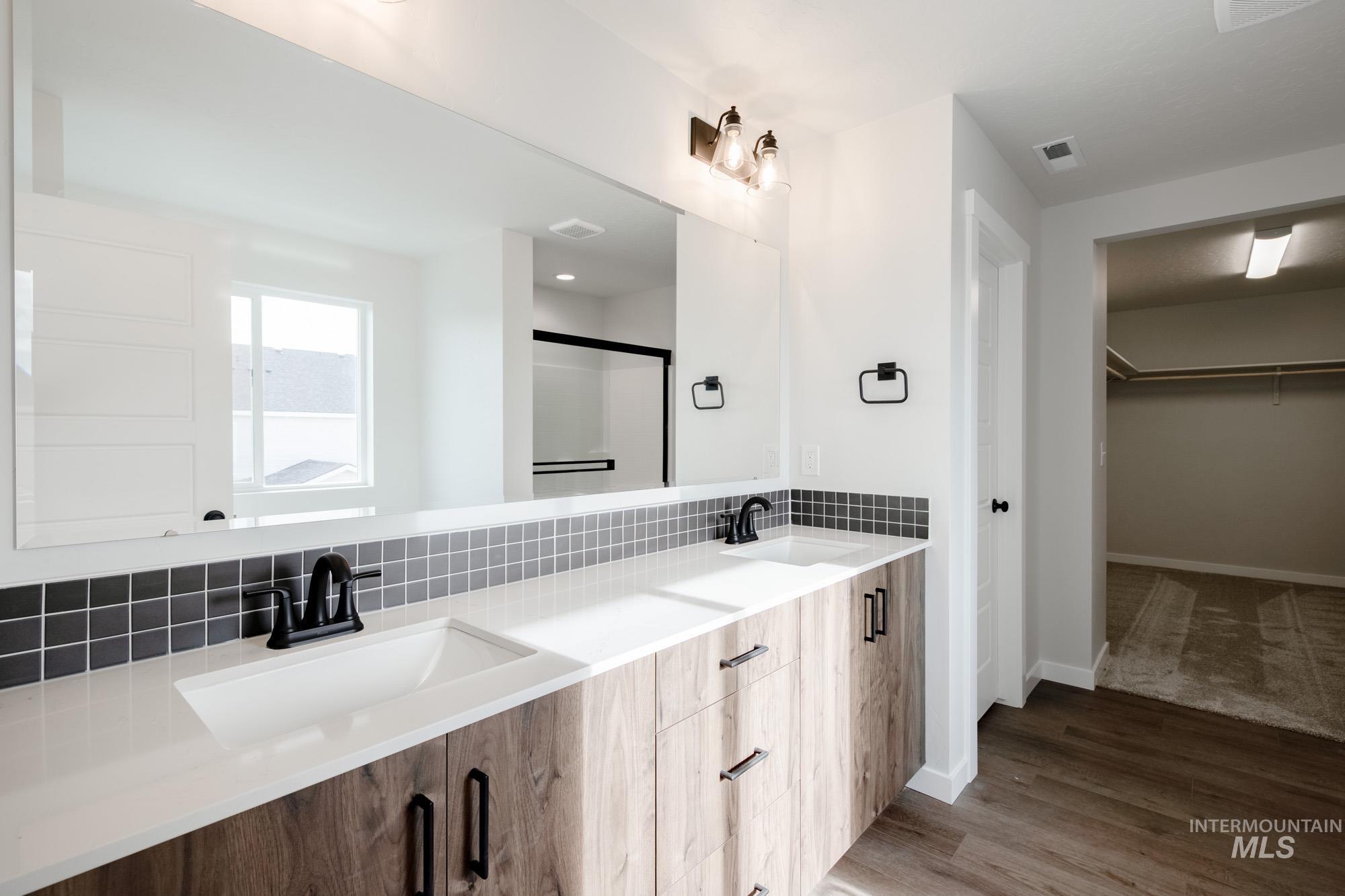 6611 W Redwood Creek Dr, Meridian, Idaho 83646, 4 Bedrooms, 2.5 Bathrooms, Residential For Sale, Price $447,990,MLS 98973326