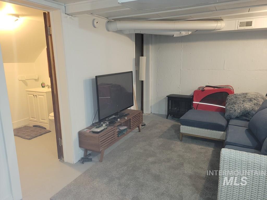 104 Glen Street, Cascade, Idaho 83611, 1 Bathroom, Residential For Sale, Price $385,000,MLS 98973327