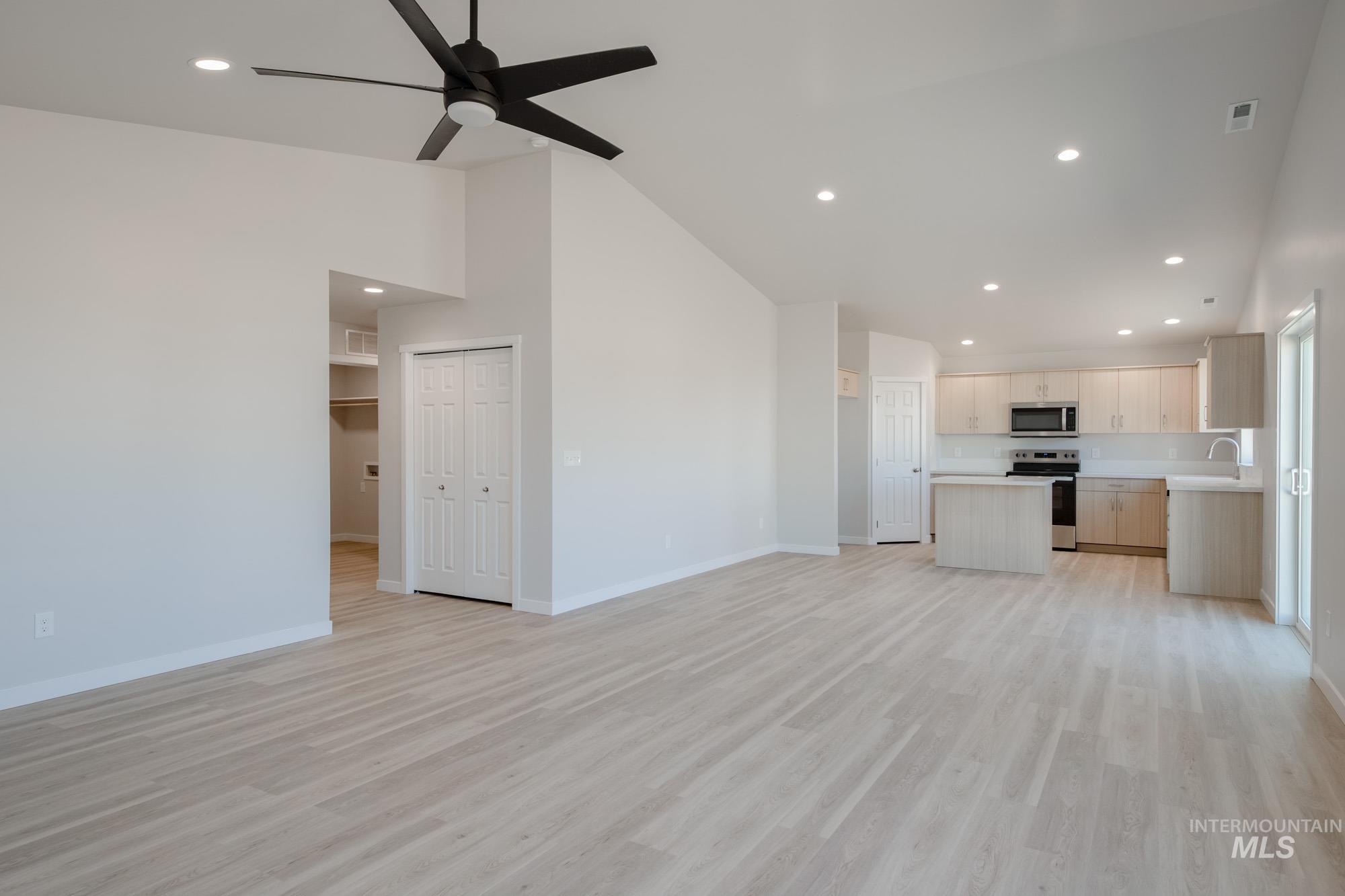 7472 S Menzingers Ave, Meridian, Idaho 83642, 4 Bedrooms, 2 Bathrooms, Residential For Sale, Price $464,990,MLS 98973328