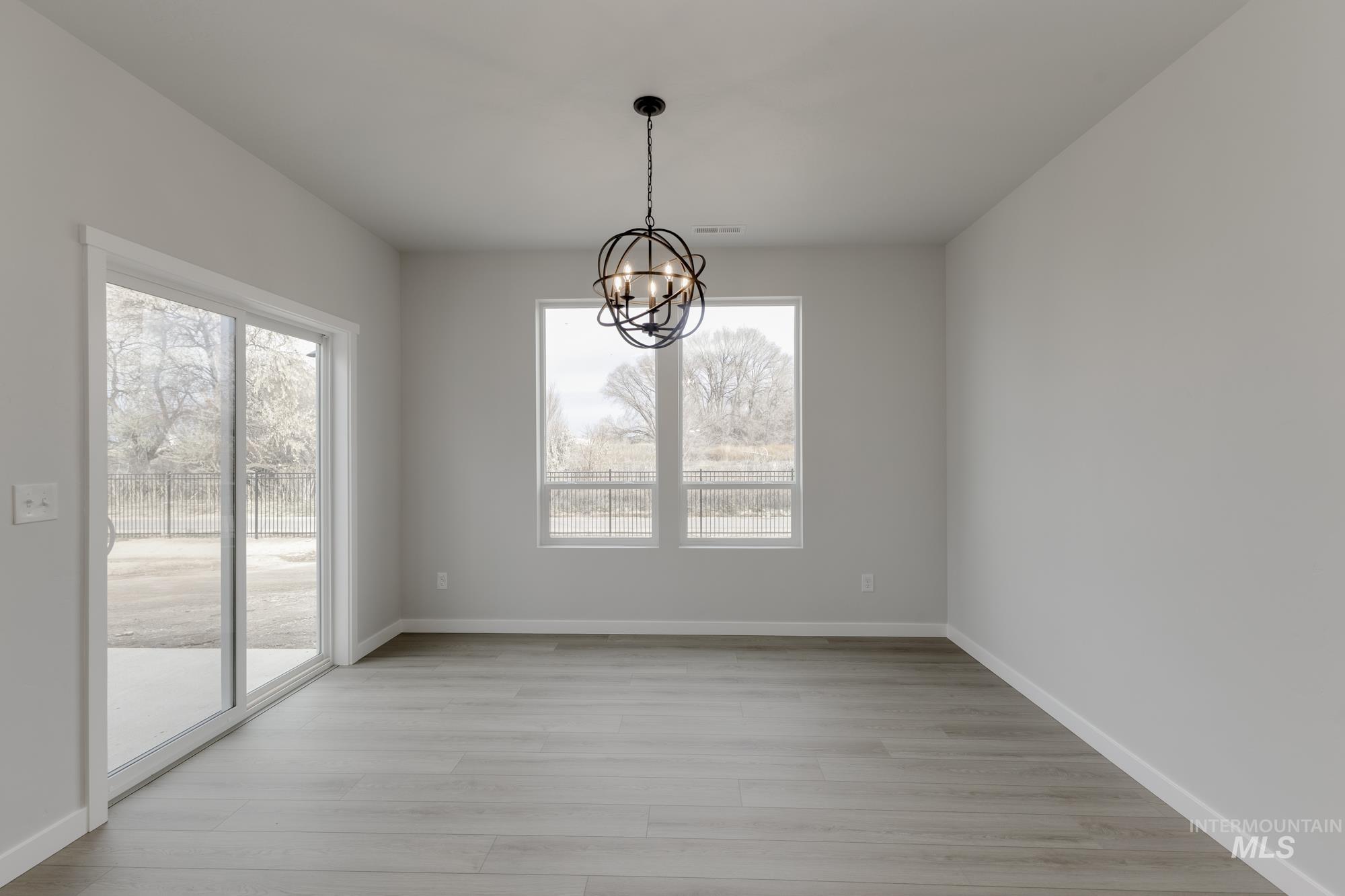 13638 Redway Ct, Caldwell, Idaho 83607, 4 Bedrooms, 2 Bathrooms, Residential For Sale, Price $499,990,MLS 98973329