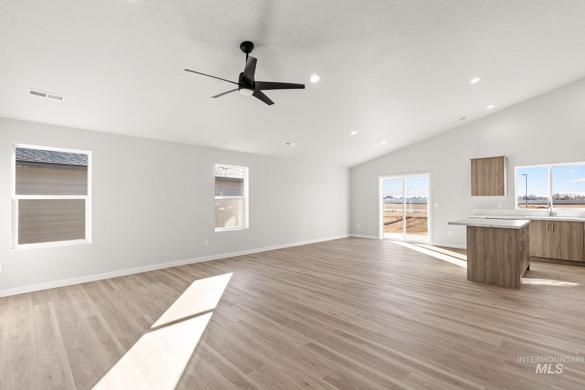 3727 E Syracuse St, Nampa, Idaho 83686, 4 Bedrooms, 2 Bathrooms, Residential For Sale, Price $421,990, 98973333