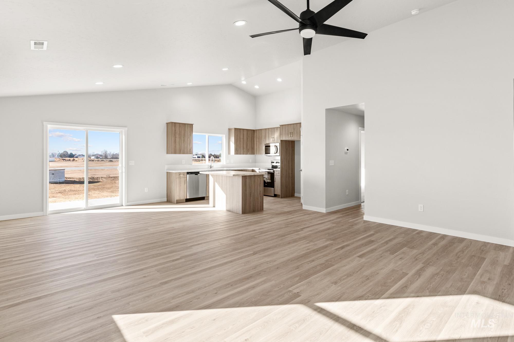 3727 E Syracuse St, Nampa, Idaho 83686, 4 Bedrooms, 2 Bathrooms, Residential For Sale, Price $421,990, 98973333