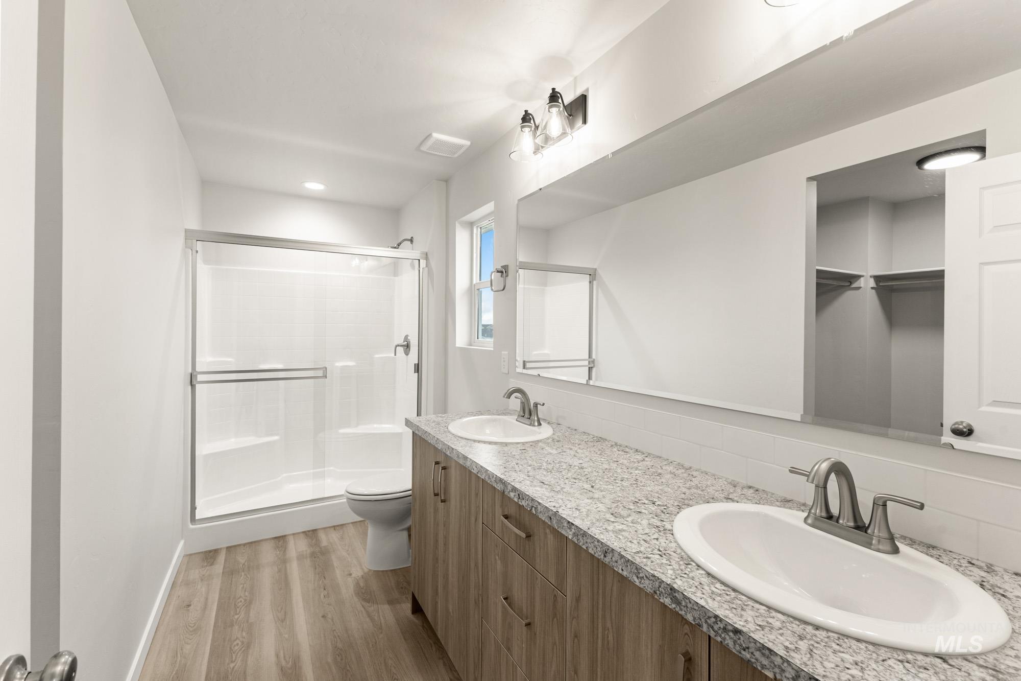 3395 E Red Maple Ct, Nampa, Idaho 83686, 4 Bedrooms, 2.5 Bathrooms, Residential For Sale, Price $431,990, 98973334