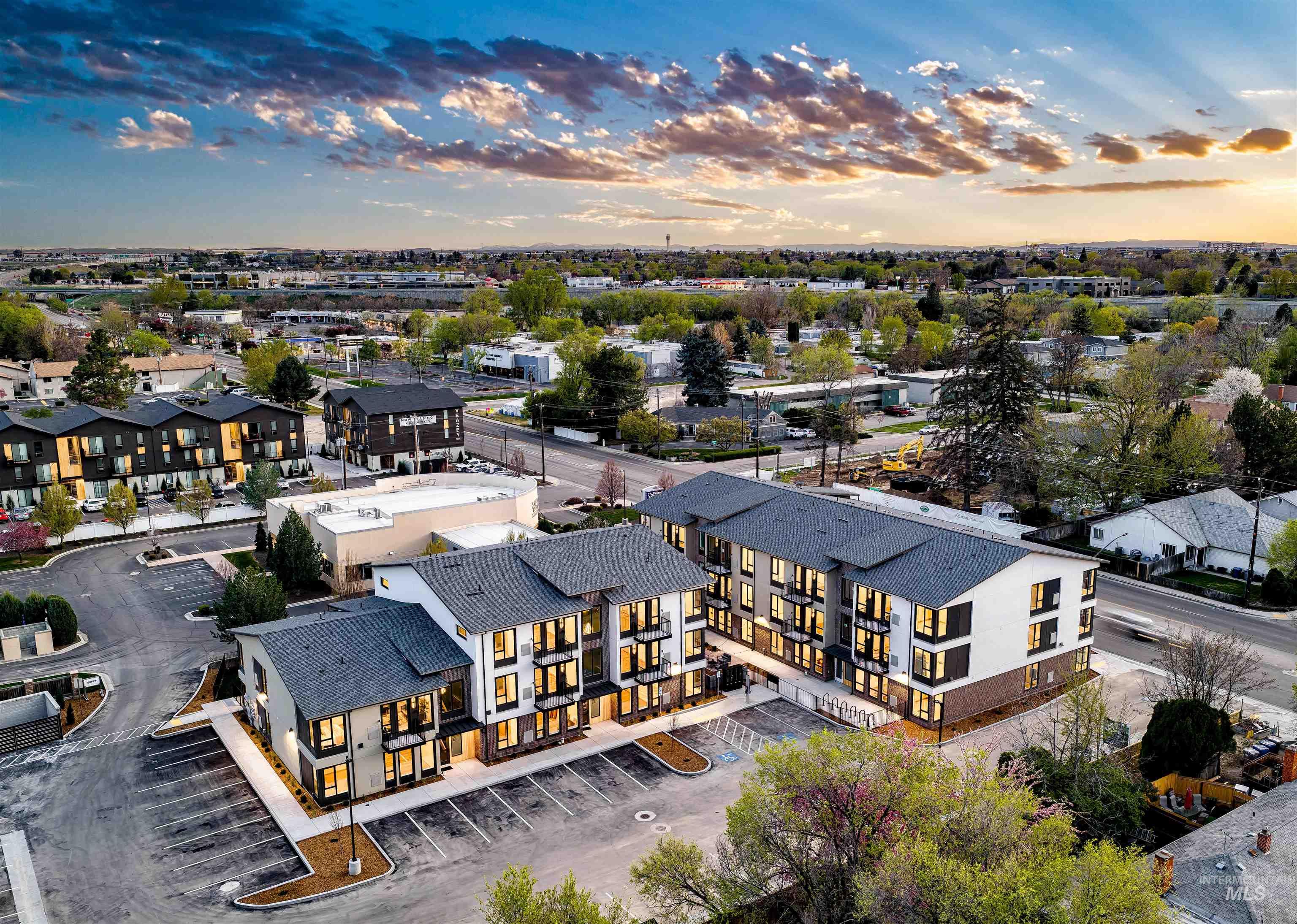 2320 S Broadway Avenue, Boise, Idaho 83706, 1 Bedroom, 1 Bathroom, Residential For Sale, Price $379,000, 98973336