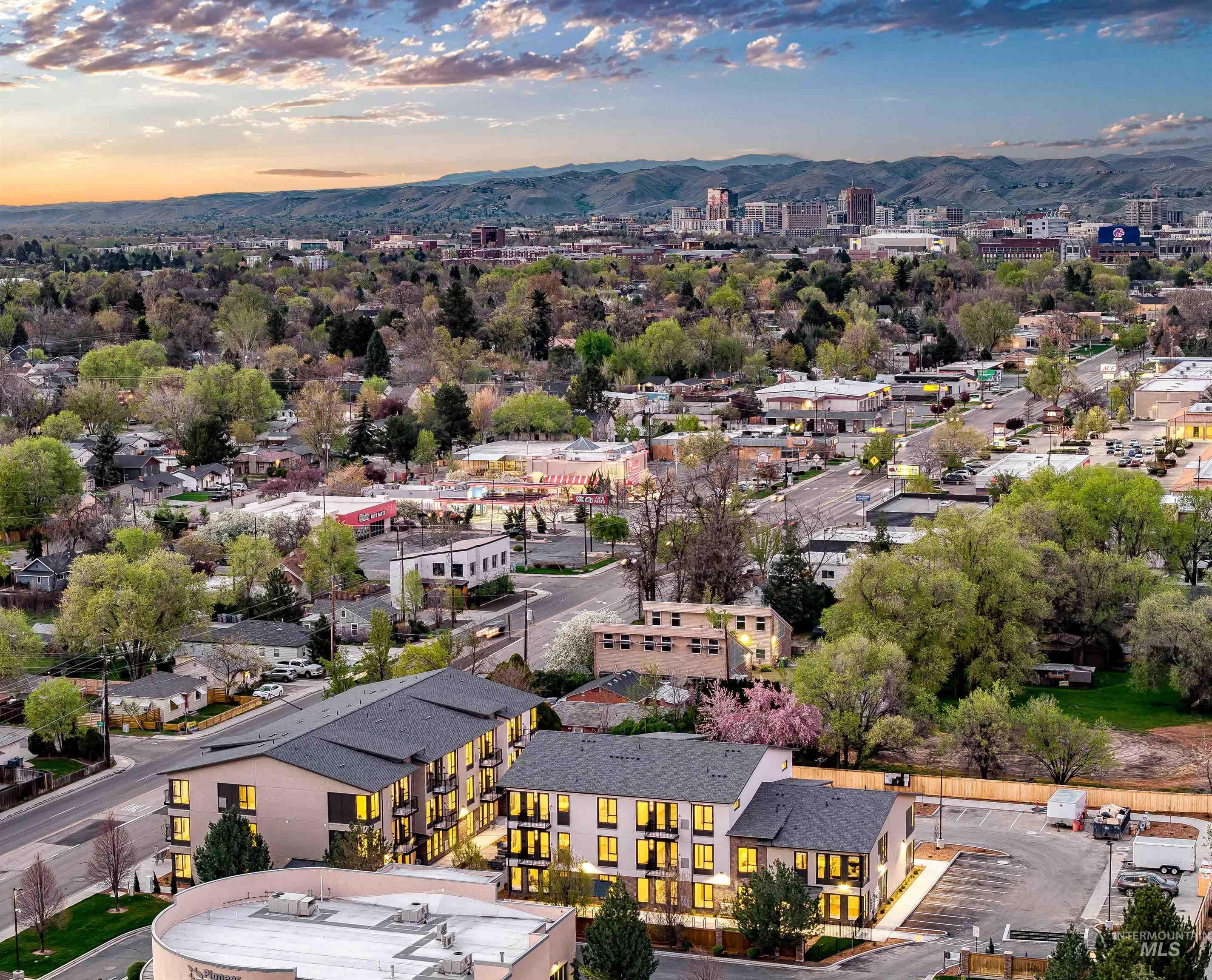 2320 S Broadway Avenue, Boise, Idaho 83706, 1 Bedroom, 1 Bathroom, Residential For Sale, Price $379,000, 98973336