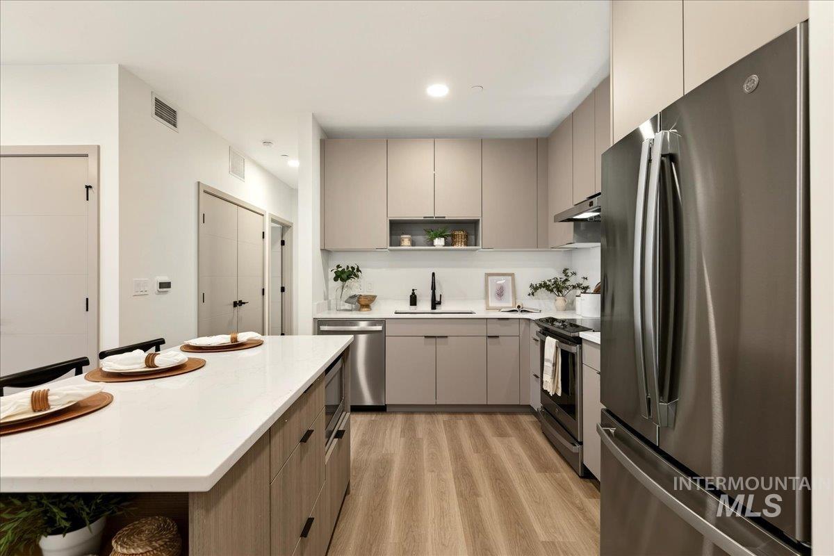 2320 S Broadway Avenue, Boise, Idaho 83706, 1 Bedroom, 1 Bathroom, Residential For Sale, Price $379,000, 98973336