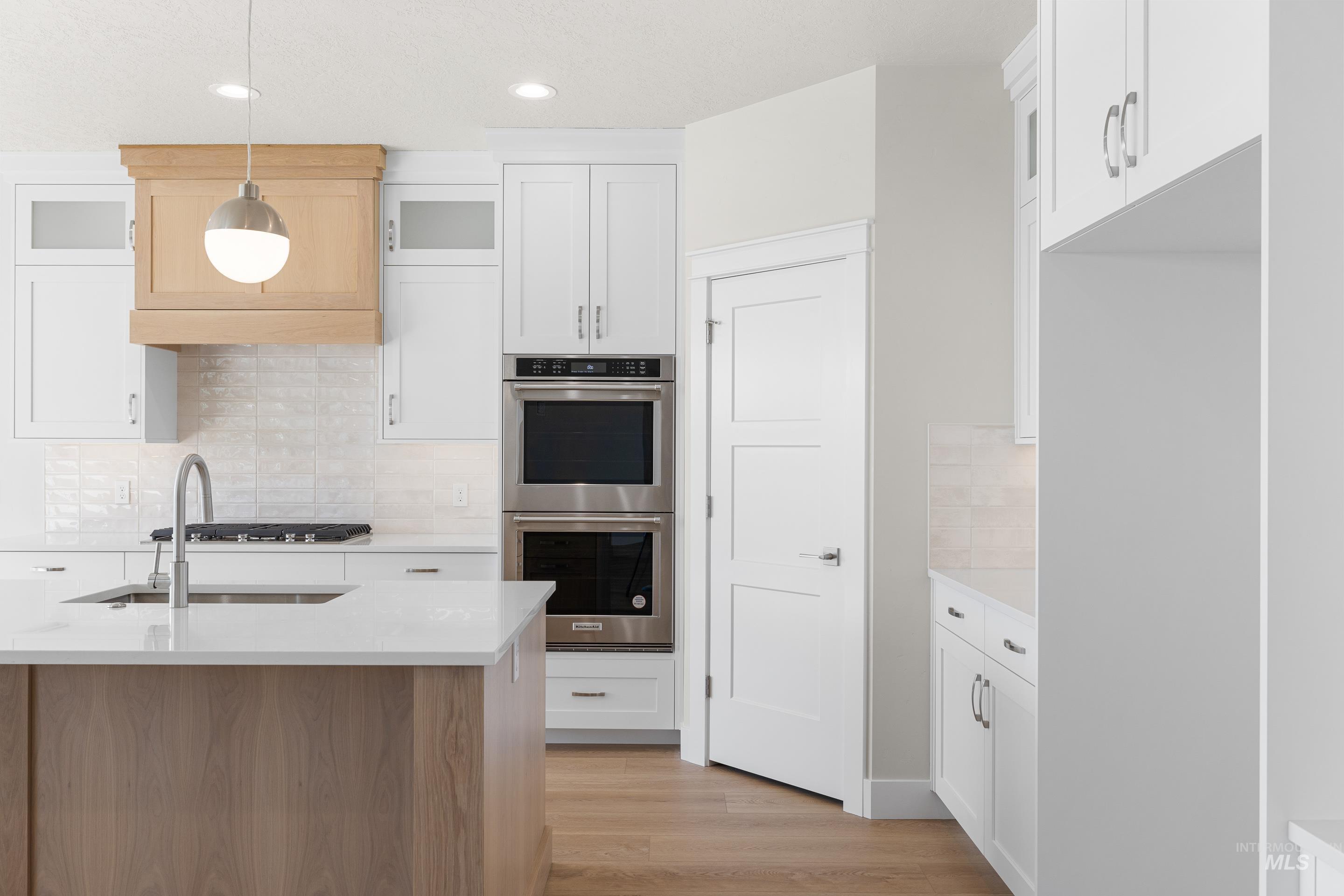 9528 Green Cottage Ave, Kuna, Idaho 83634, 3 Bedrooms, 2 Bathrooms, Residential For Sale, Price $609,900, 98973345