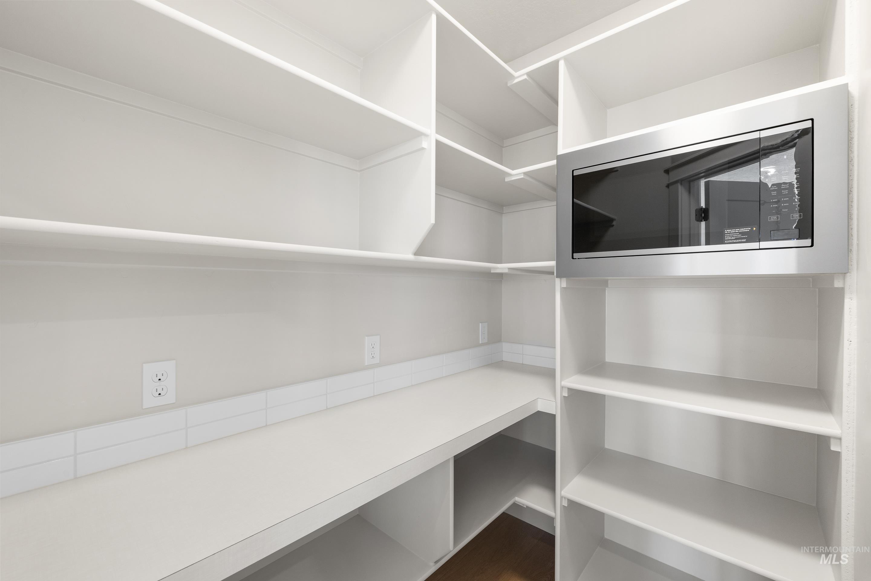 9528 Green Cottage Ave, Kuna, Idaho 83634, 3 Bedrooms, 2 Bathrooms, Residential For Sale, Price $609,900, 98973345