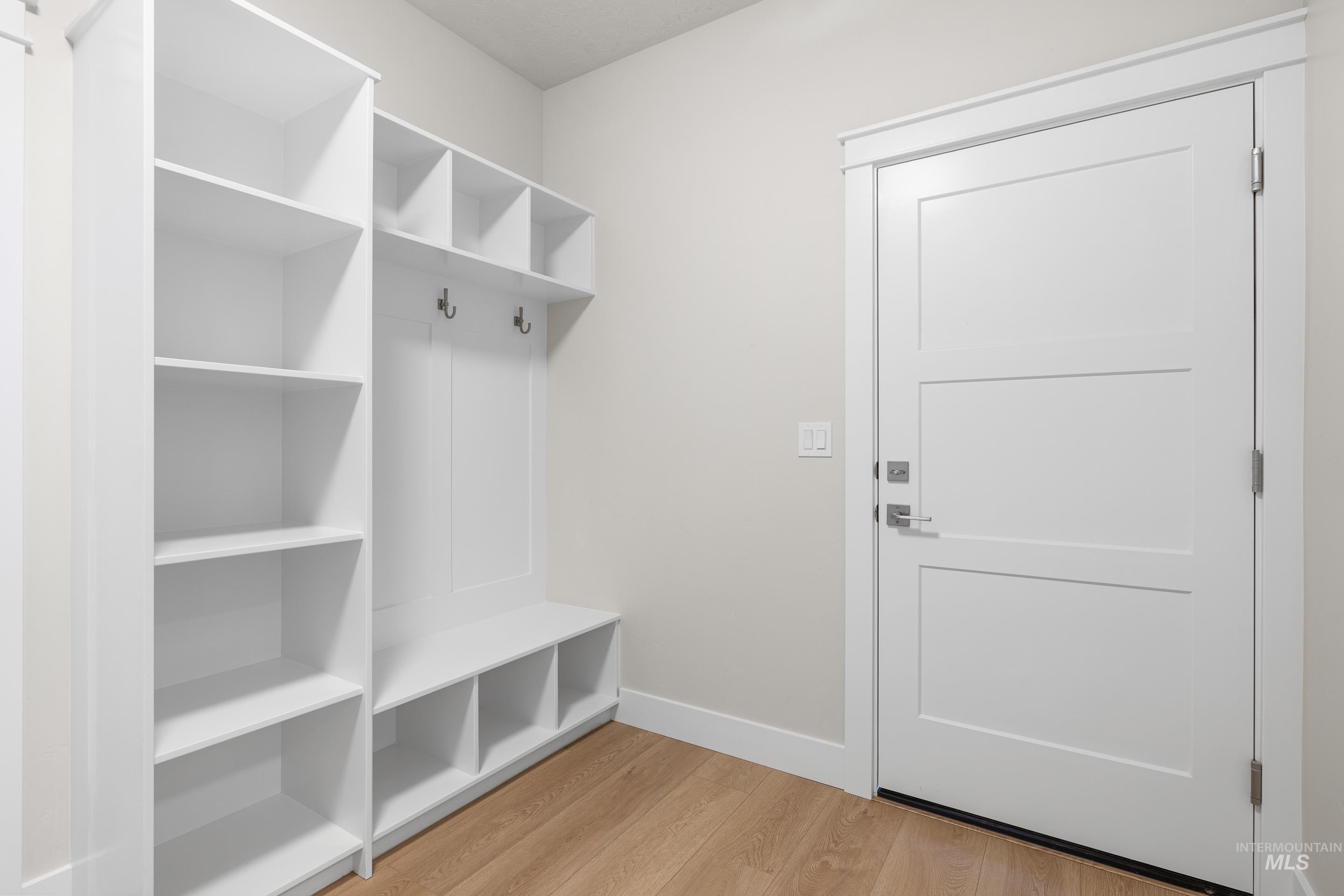 9528 Green Cottage Ave, Kuna, Idaho 83634, 3 Bedrooms, 2 Bathrooms, Residential For Sale, Price $609,900, 98973345