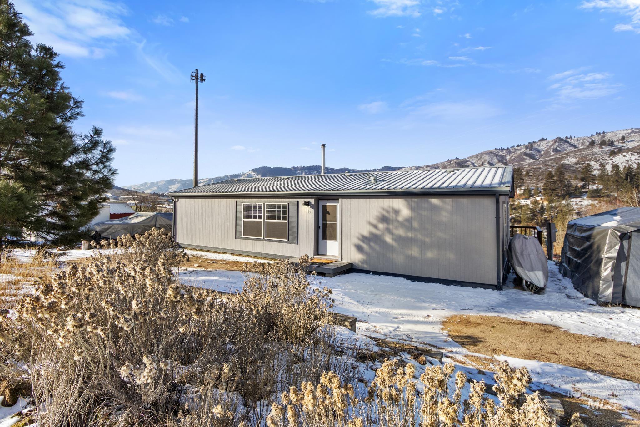 142 Mores Creek Rim Rd, Boise, Idaho 83716, 3 Bedrooms, 2 Bathrooms, Residential For Sale, Price $299,900,MLS 98973347