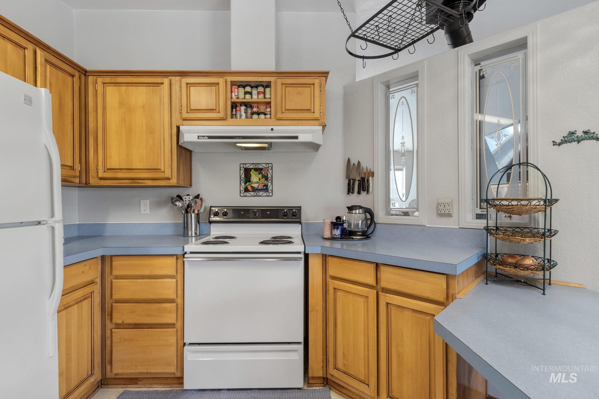 142 Mores Creek Rim Rd, Boise, Idaho 83716, 3 Bedrooms, 2 Bathrooms, Residential For Sale, Price $299,900,MLS 98973347