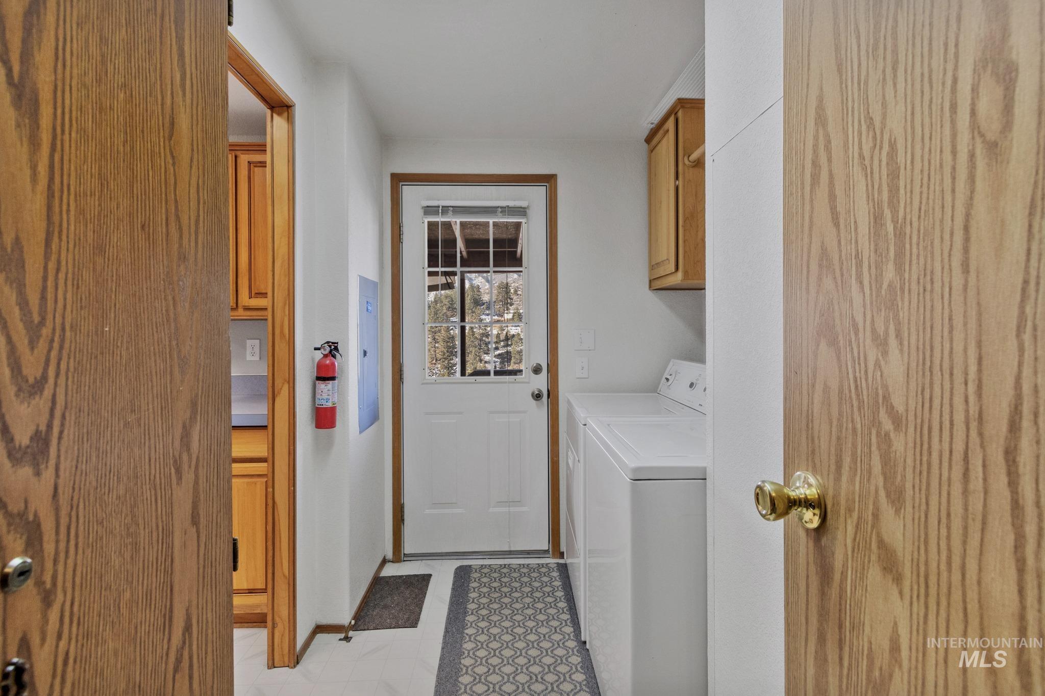 142 Mores Creek Rim Rd, Boise, Idaho 83716, 3 Bedrooms, 2 Bathrooms, Residential For Sale, Price $299,900,MLS 98973347