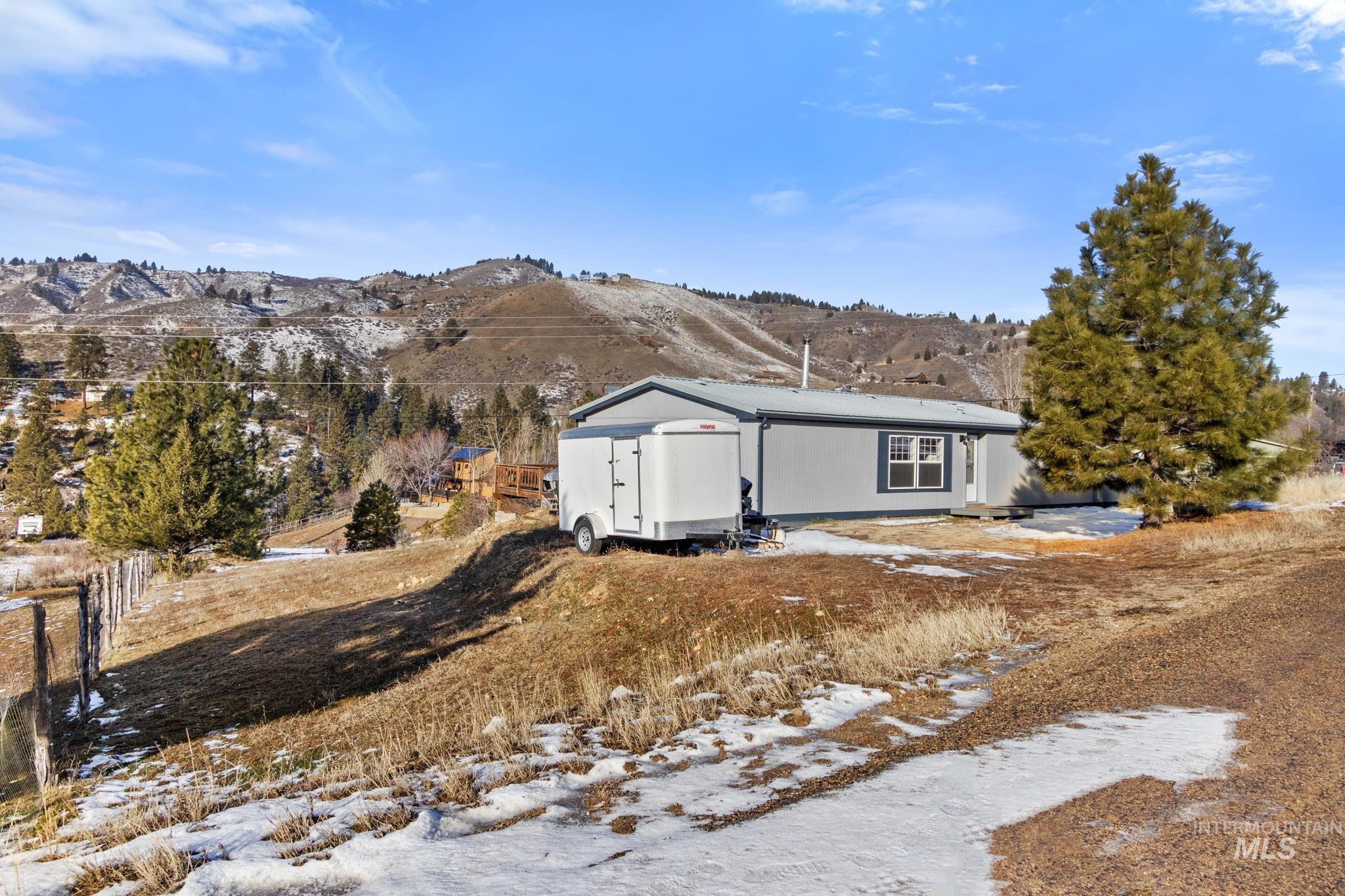 142 Mores Creek Rim Rd, Boise, Idaho 83716, 3 Bedrooms, 2 Bathrooms, Residential For Sale, Price $299,900,MLS 98973347