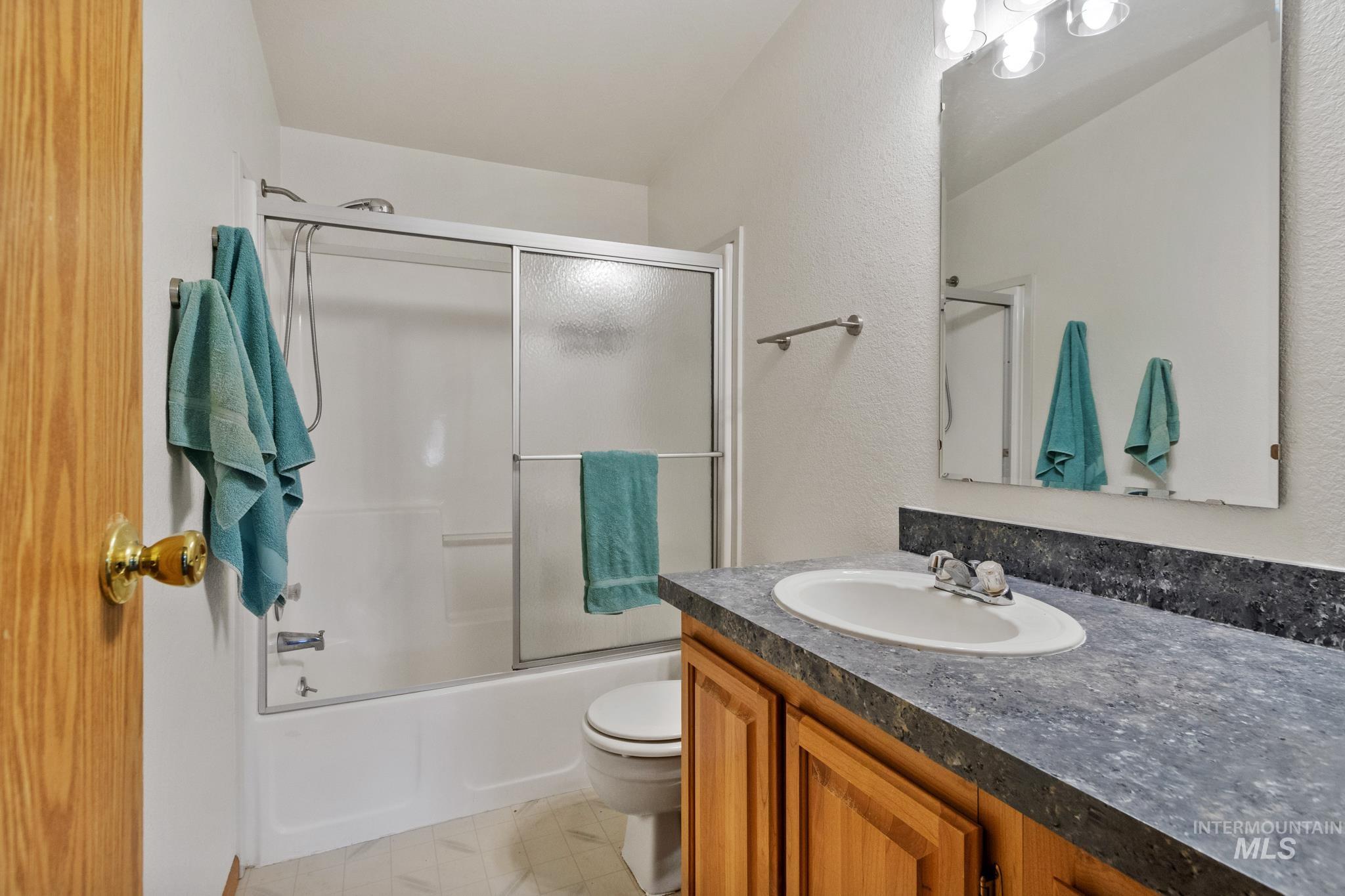 142 Mores Creek Rim Rd, Boise, Idaho 83716, 3 Bedrooms, 2 Bathrooms, Residential For Sale, Price $299,900,MLS 98973347