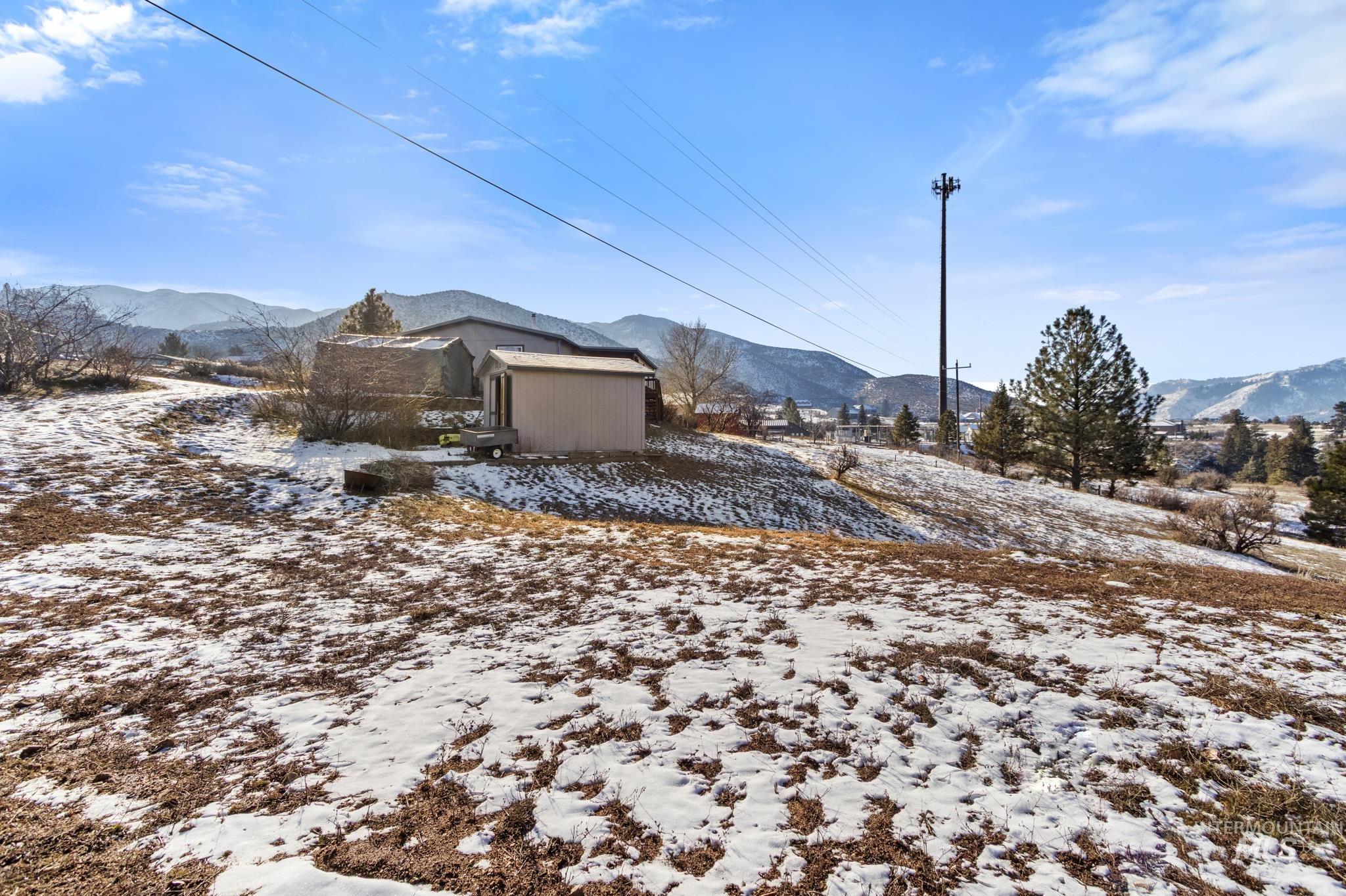 142 Mores Creek Rim Rd, Boise, Idaho 83716, 3 Bedrooms, 2 Bathrooms, Residential For Sale, Price $299,900,MLS 98973347