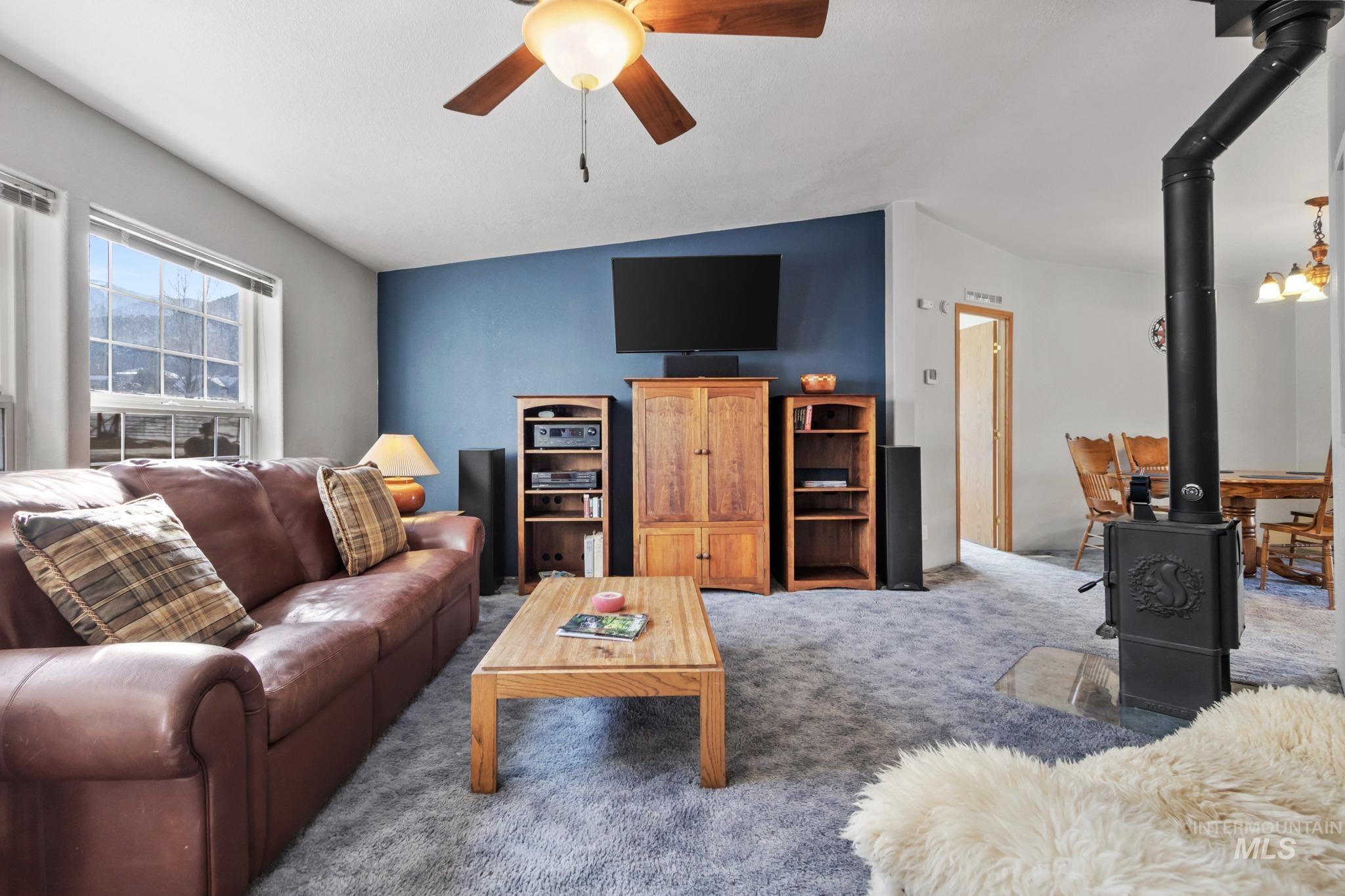 142 Mores Creek Rim Rd, Boise, Idaho 83716, 3 Bedrooms, 2 Bathrooms, Residential For Sale, Price $299,900,MLS 98973347