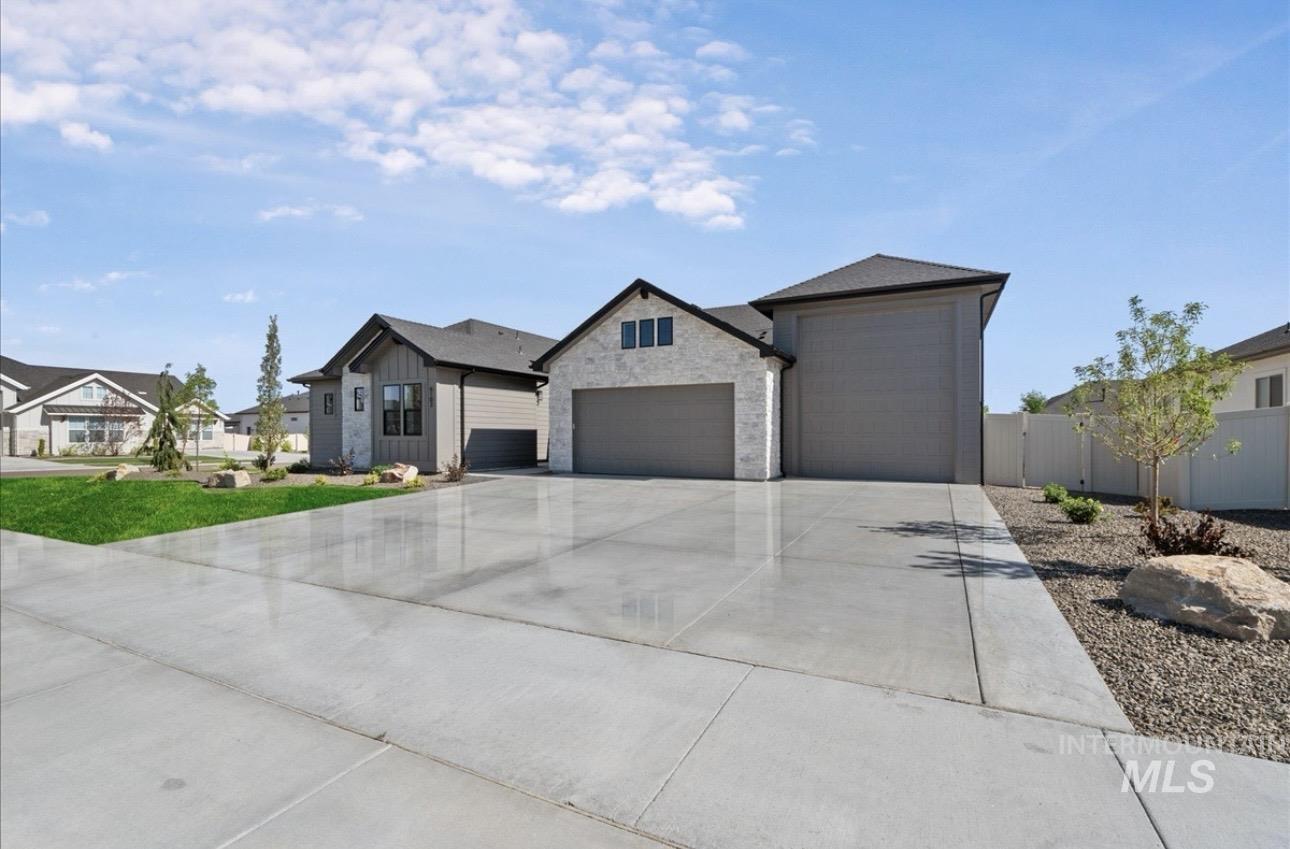 2047 E Blakehurst St, Kuna, Idaho 83634, 3 Bedrooms, 3.5 Bathrooms, Residential For Sale, Price $899,880, 98973348