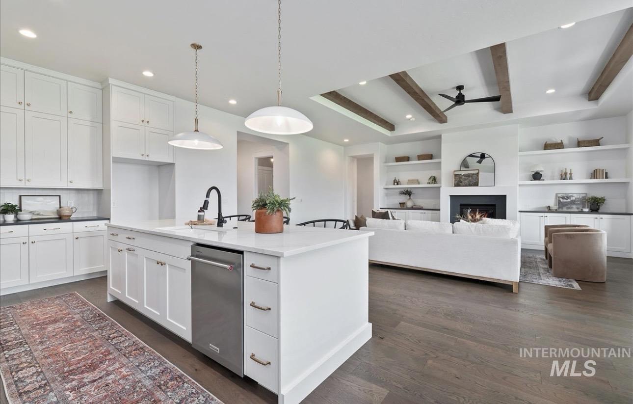 2047 E Blakehurst St, Kuna, Idaho 83634, 3 Bedrooms, 3.5 Bathrooms, Residential For Sale, Price $899,880,MLS 98973348