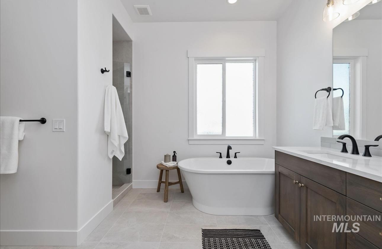 2047 E Blakehurst St, Kuna, Idaho 83634, 3 Bedrooms, 3.5 Bathrooms, Residential For Sale, Price $899,880,MLS 98973348