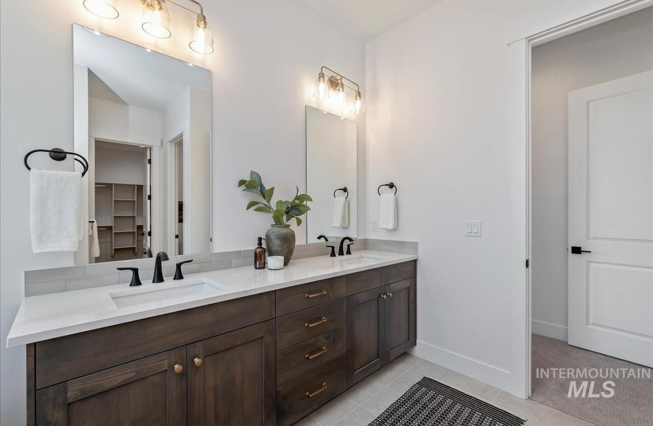 2047 E Blakehurst St, Kuna, Idaho 83634, 3 Bedrooms, 3.5 Bathrooms, Residential For Sale, Price $899,880,MLS 98973348