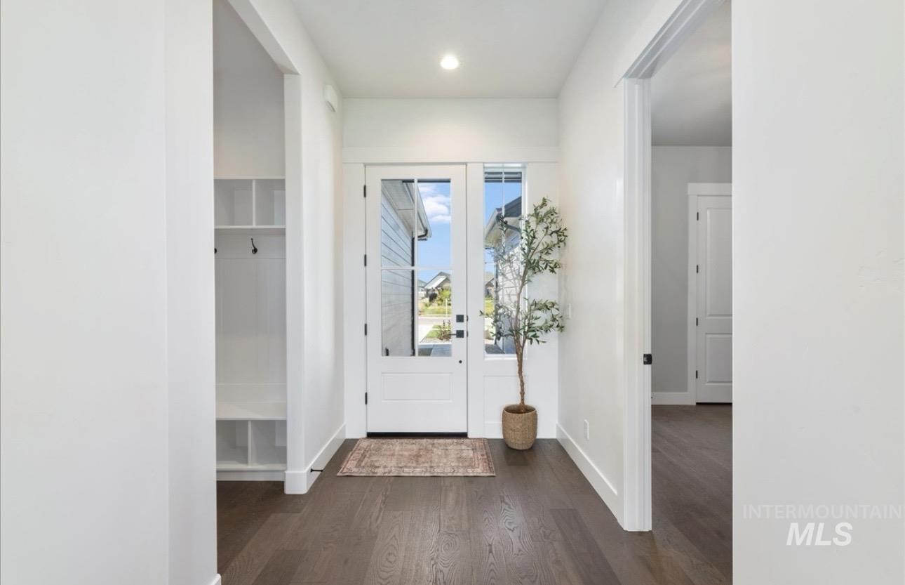 2047 E Blakehurst St, Kuna, Idaho 83634, 3 Bedrooms, 3.5 Bathrooms, Residential For Sale, Price $899,880,MLS 98973348