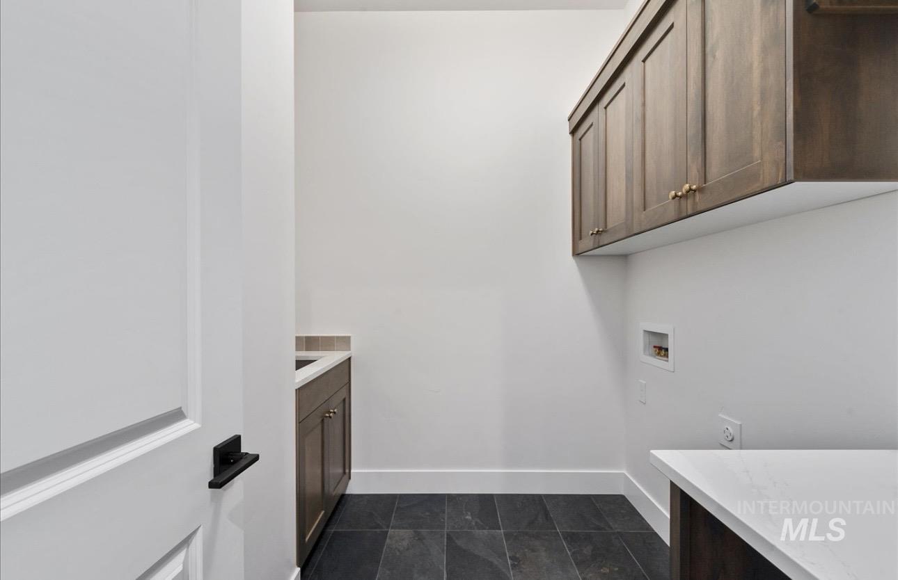 2047 E Blakehurst St, Kuna, Idaho 83634, 3 Bedrooms, 3.5 Bathrooms, Residential For Sale, Price $899,880, 98973348