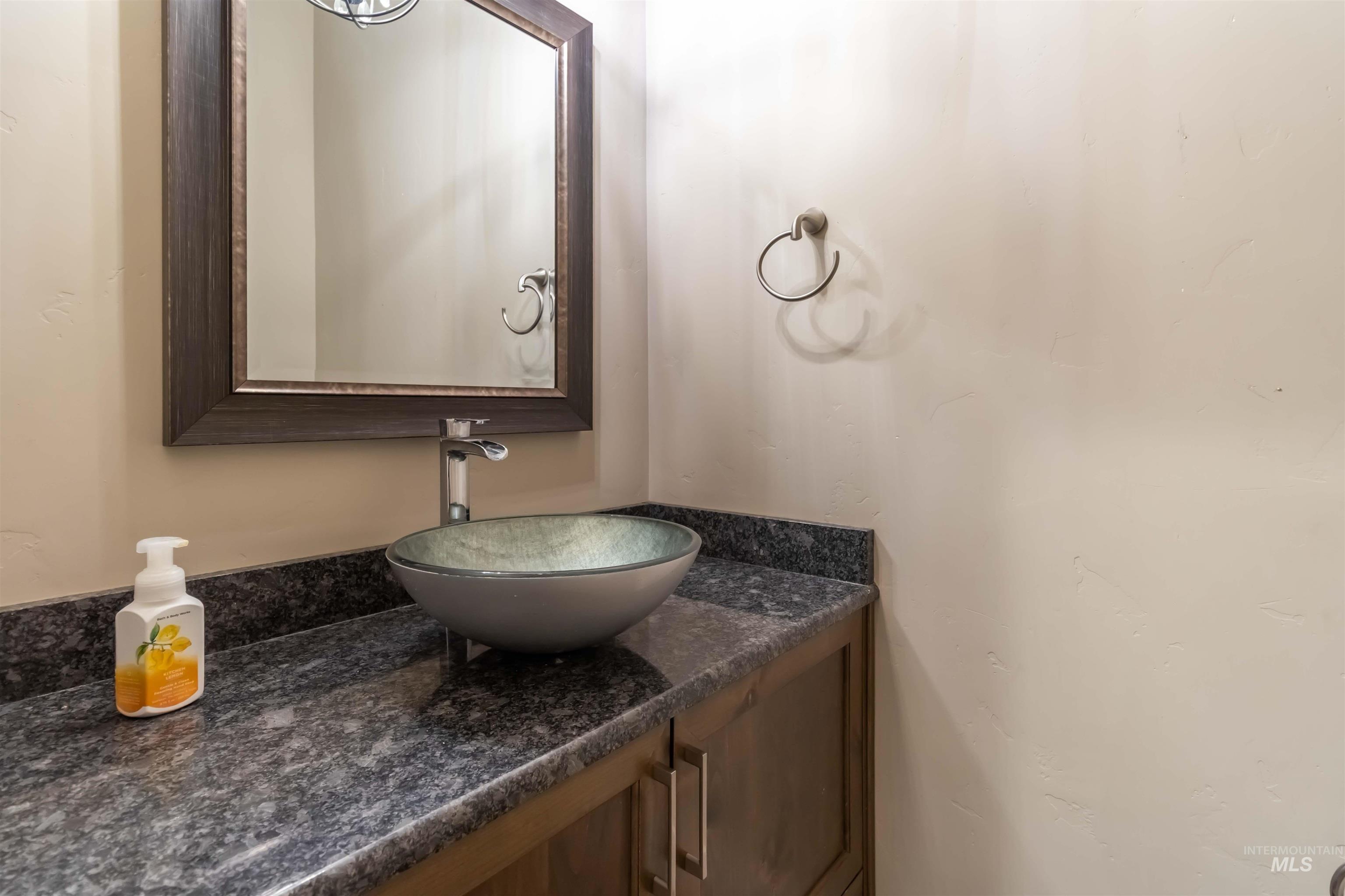 917 Pascua Dr, Kuna, Idaho 83634, 3 Bedrooms, 2.5 Bathrooms, Residential For Sale, Price $635,000, 98973349