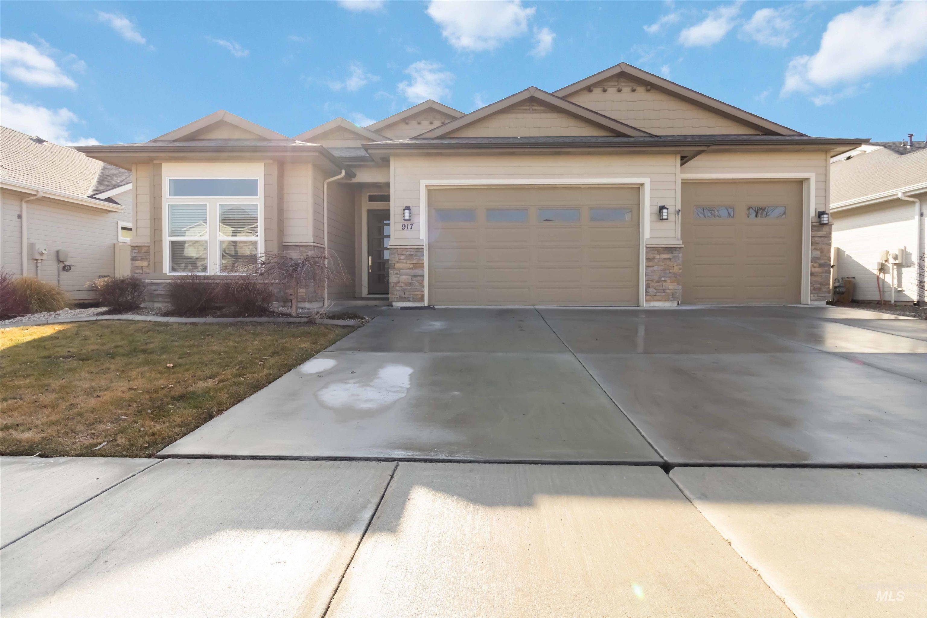 917 Pascua Dr, Kuna, Idaho 83634, 3 Bedrooms, 2.5 Bathrooms, Residential For Sale, Price $635,000, 98973349